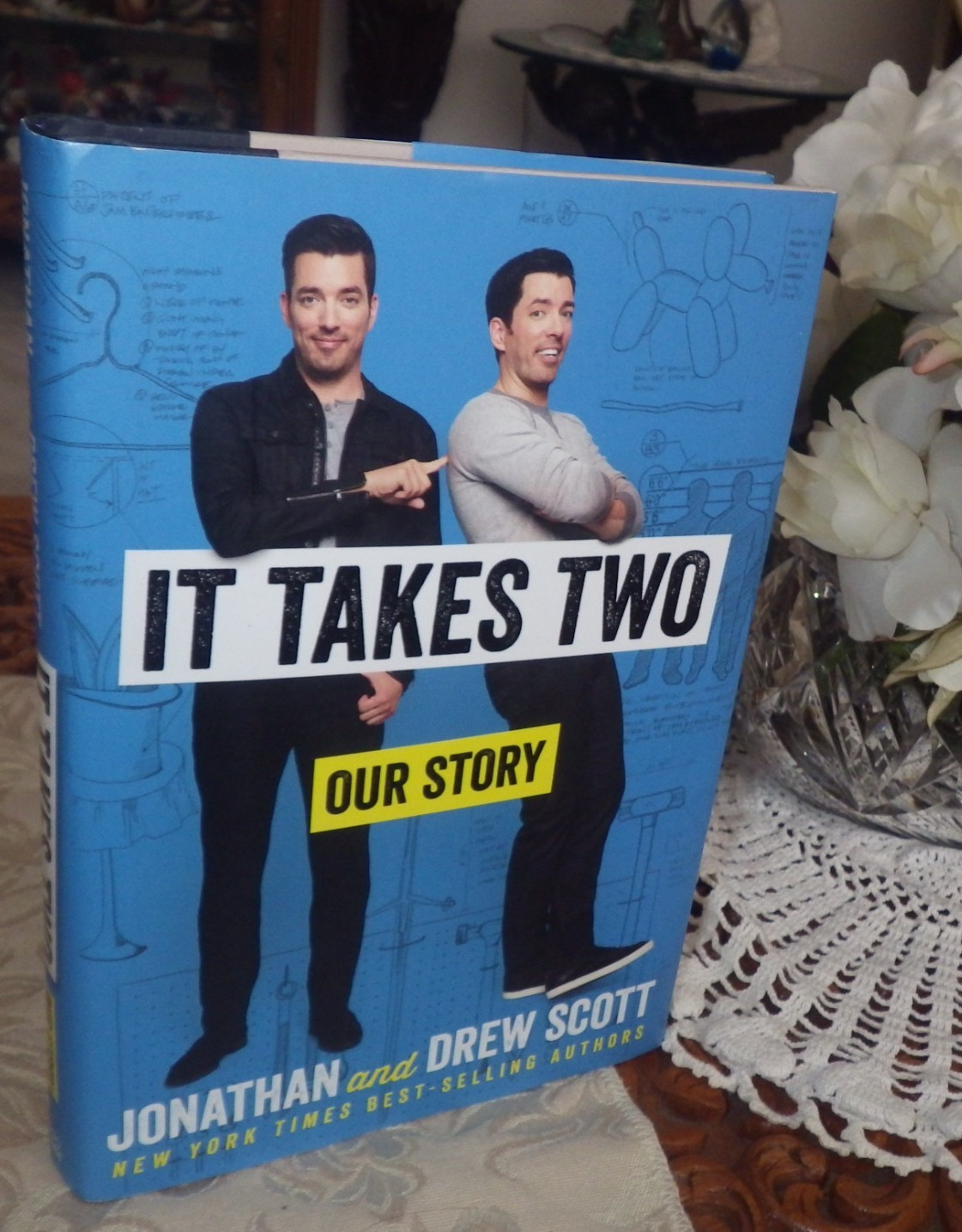 JONATHAN & DREW SCOTT Signed! IT TAKES TWO OUR STORY HGTV Property Brothers NEW