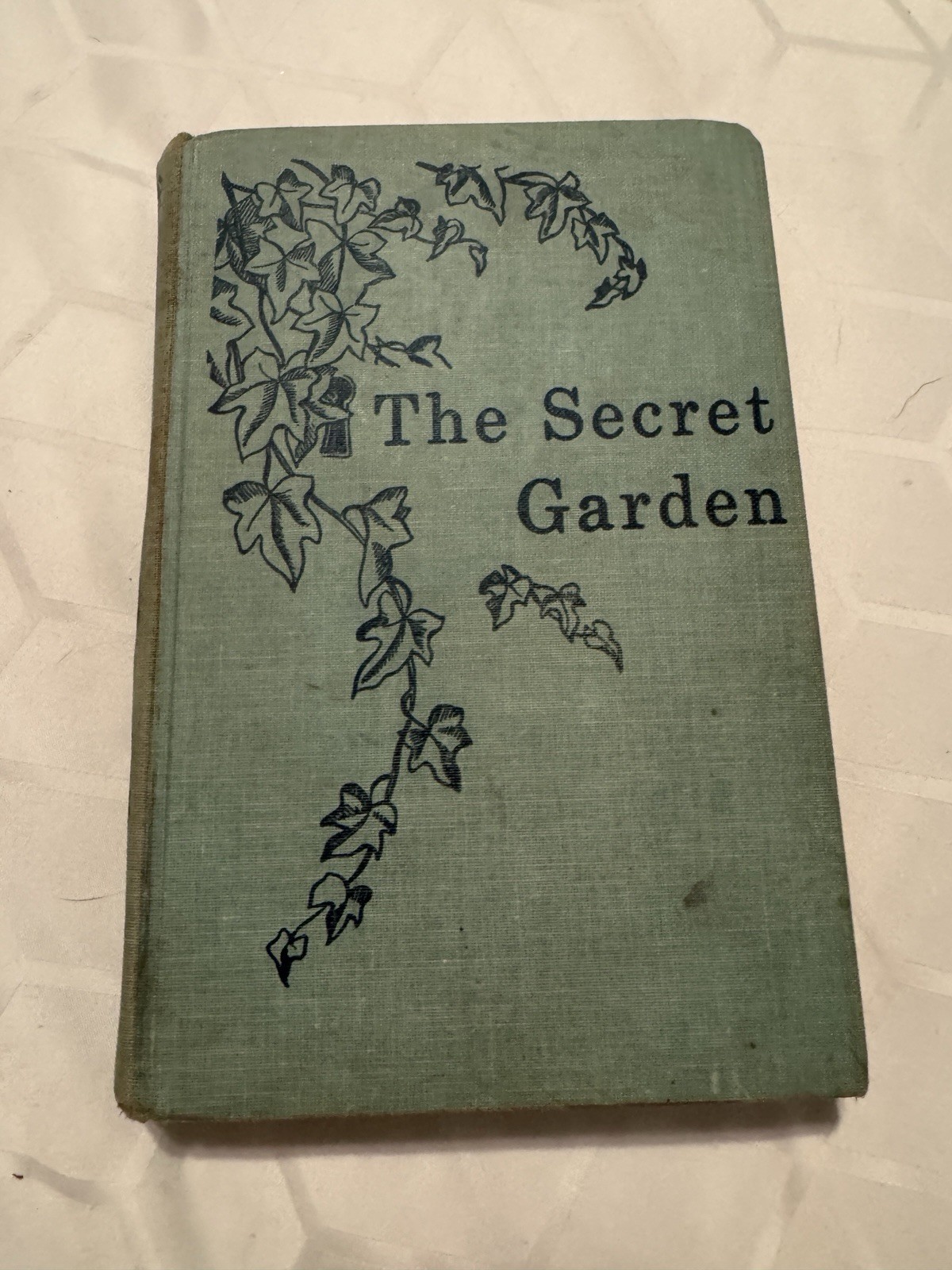 The Secret Garden by Frances Hodgson Burnett / 1949 HB Lippincott / Illustrated