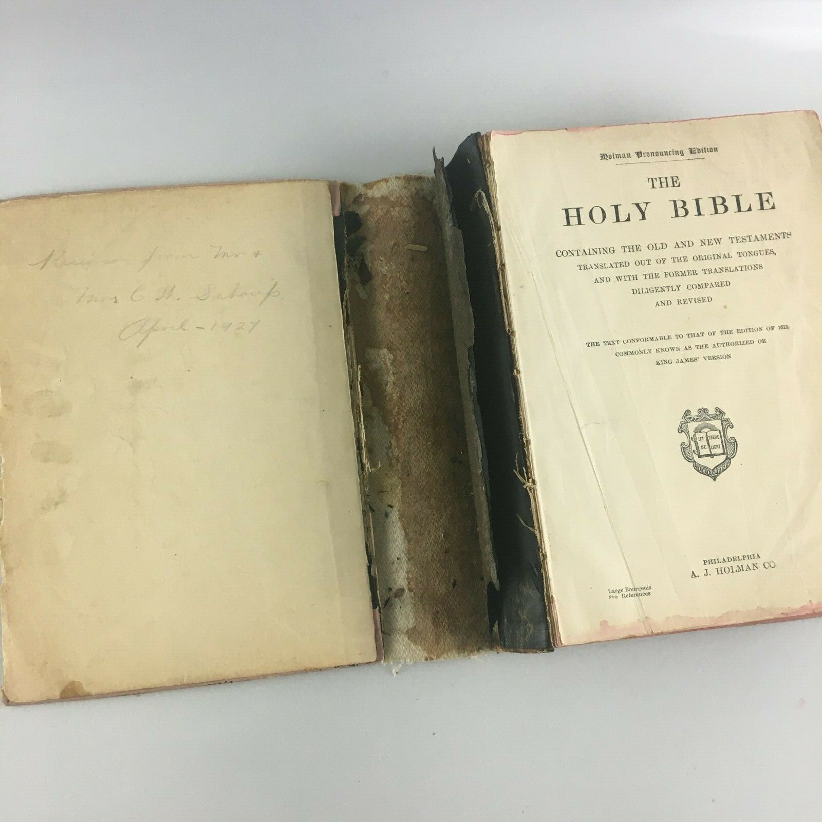 THE HOLY BIBLE A J Holman Co Containing The Old and New Testaments 1914