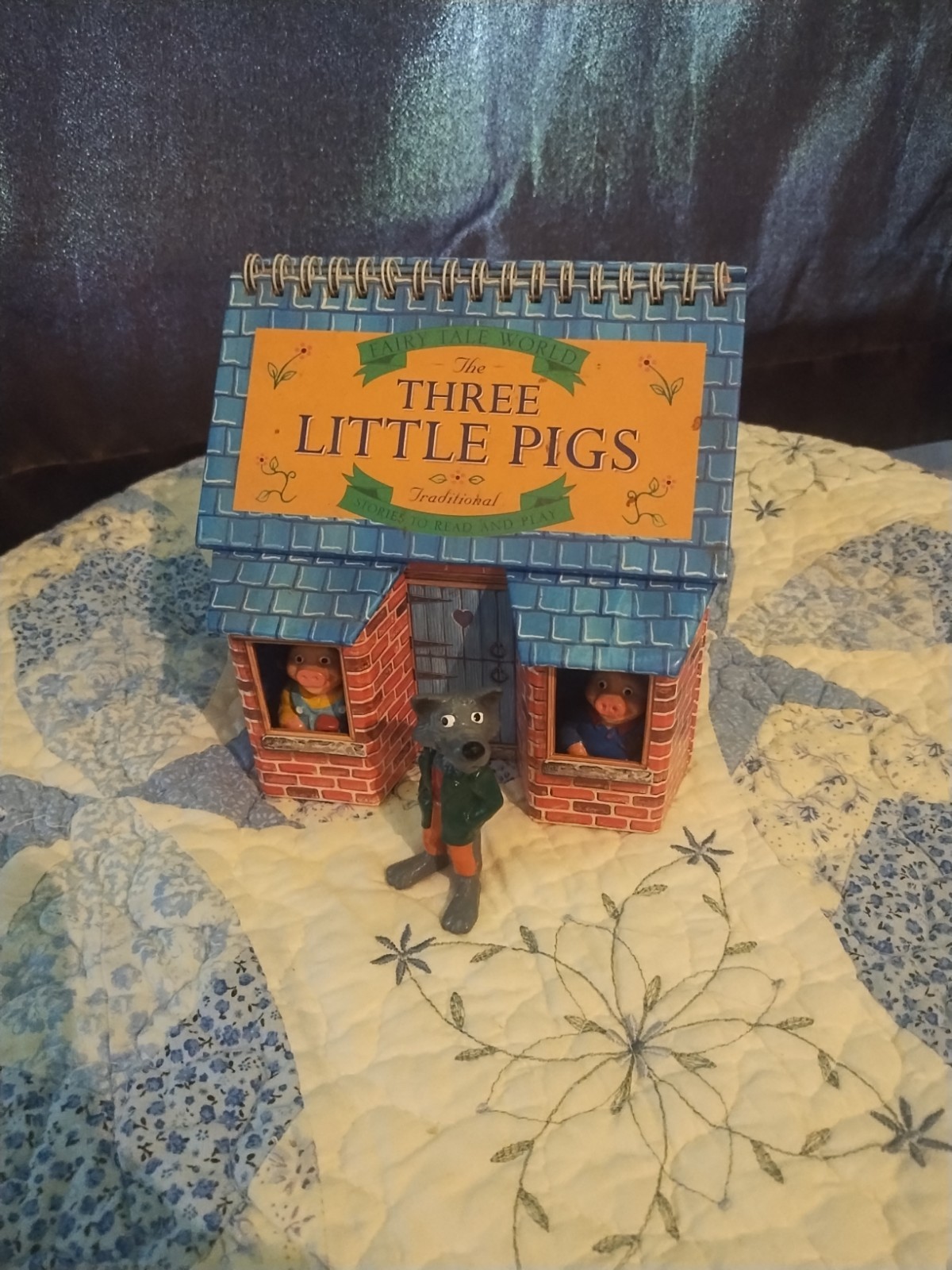 Portico THREE LITTLE PIGS Pop Up Book Playhouse, w Figures and Book 1997 1st ED