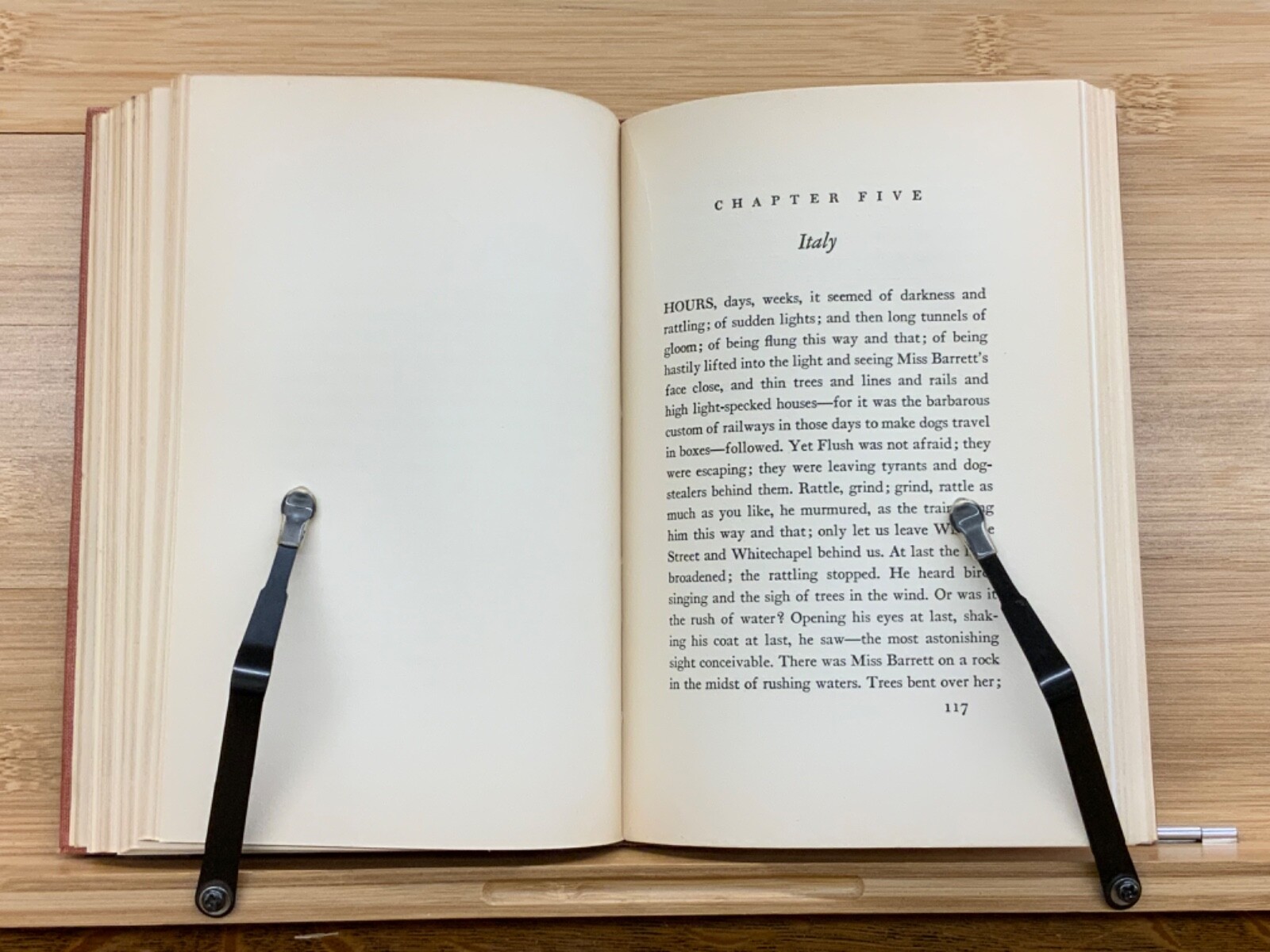 1933 Flush: A Biography by Virginia Woolf, Stated First Edition – Plates