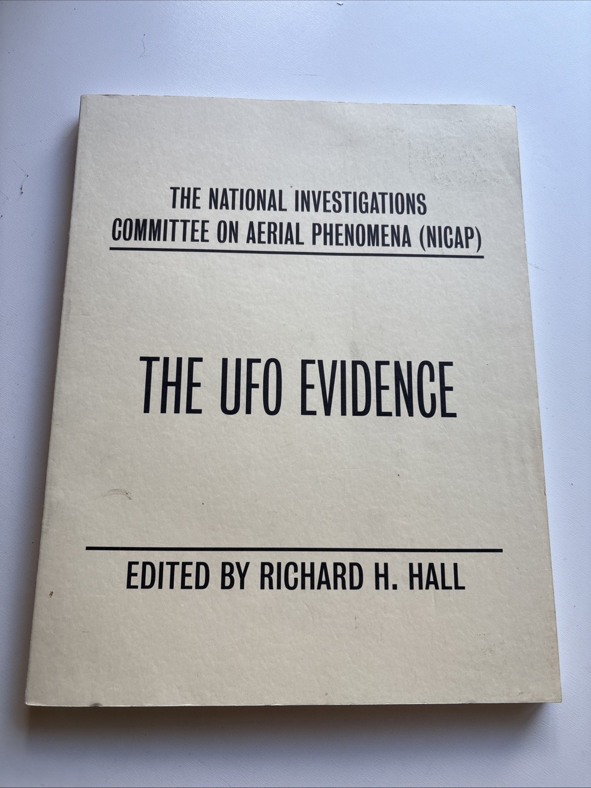 HALL, Richard – The UFO Evidence 1997 – Reprint of 1964 NICAP Publication