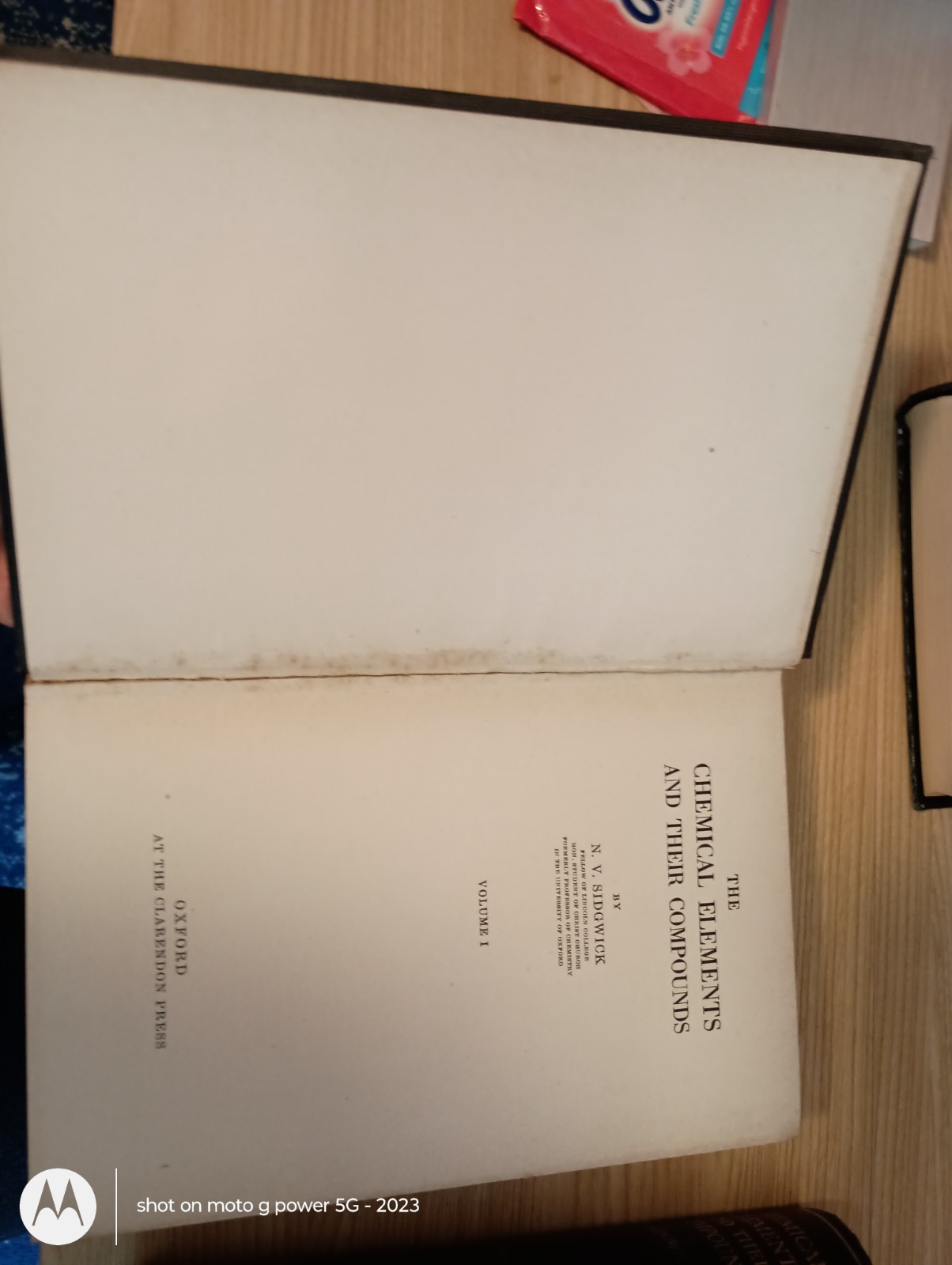 Chemical Elements and Their Compounds Book Vol 1 – Sidgwick – 1952 – Oxford