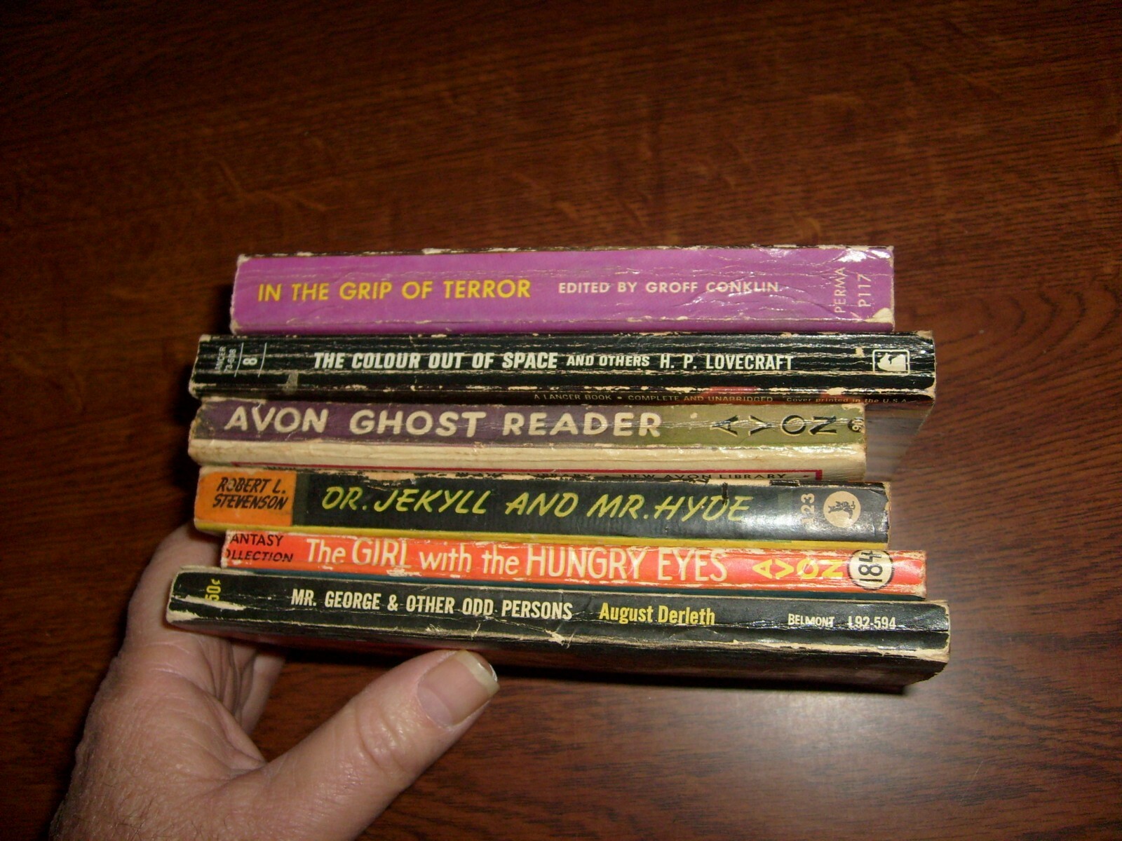 6 HORROR / FANTASY RELATED VINTAGE PAPERBACKS, MODERATE LOWER GRADE