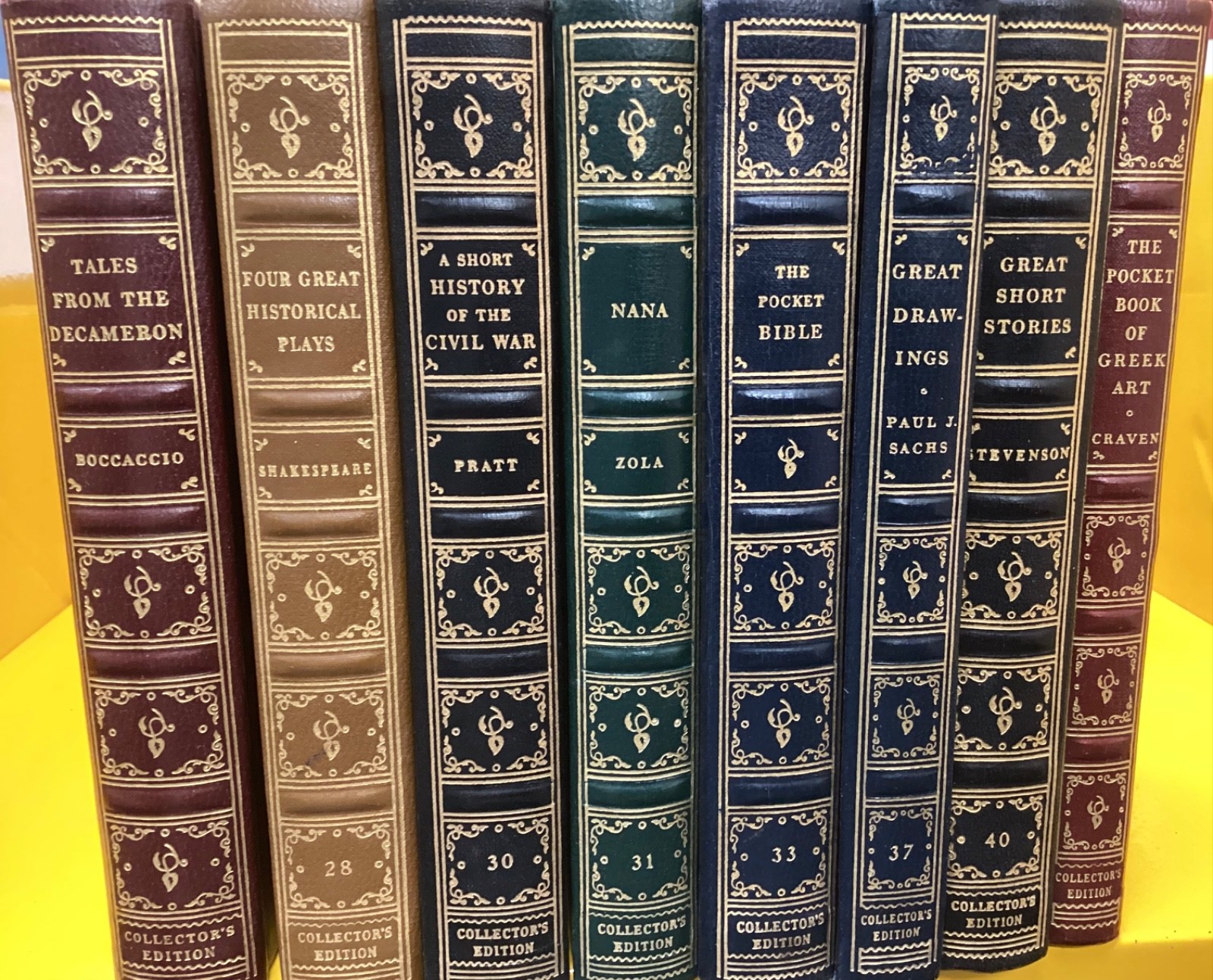 POCKET BOOKS COLLECTORS EDITION Lot of 29