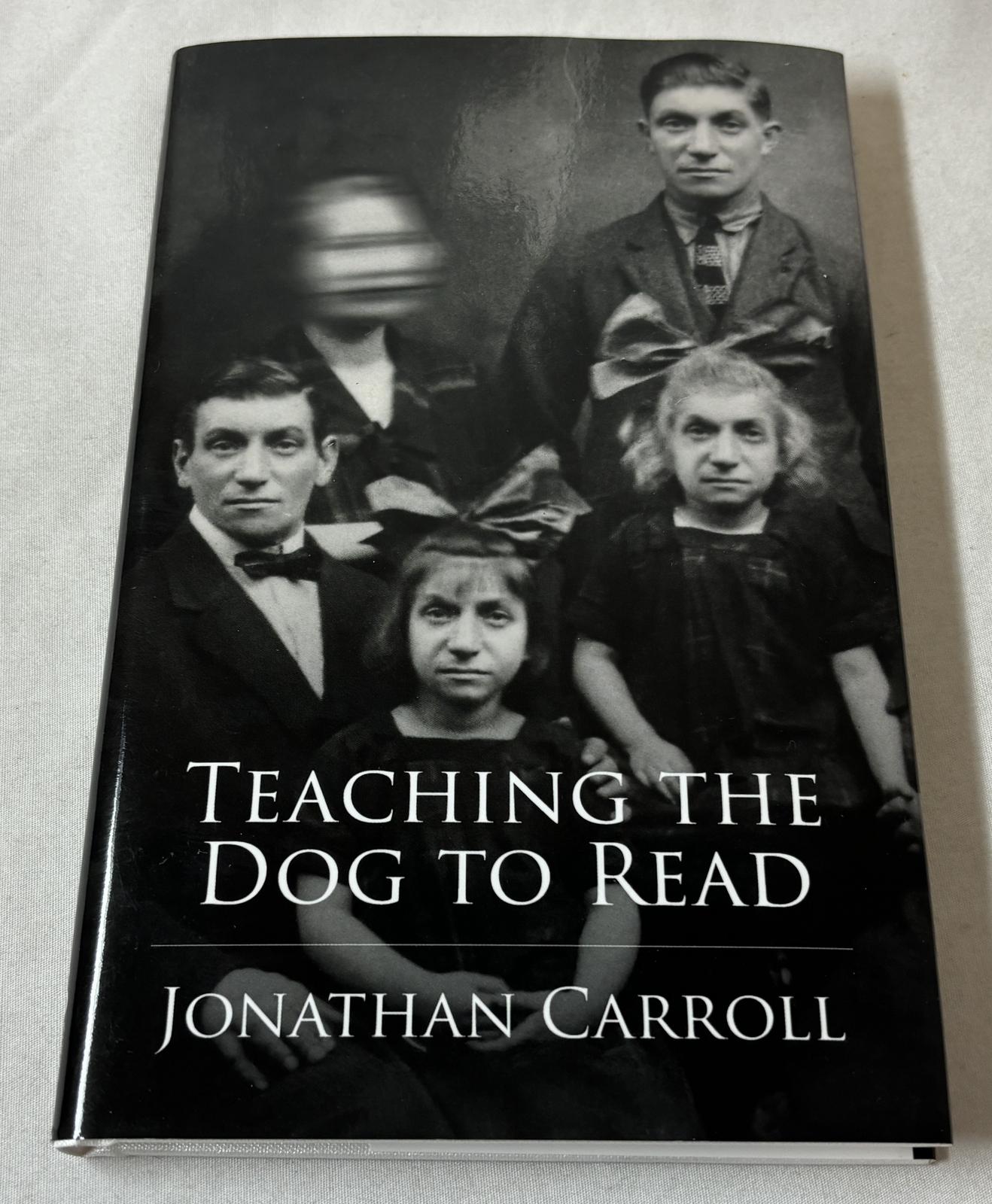 2015 Jonathan Carroll TEACHING THE DOG TO READ ~ hc dj 1st SIGNED 865/1000