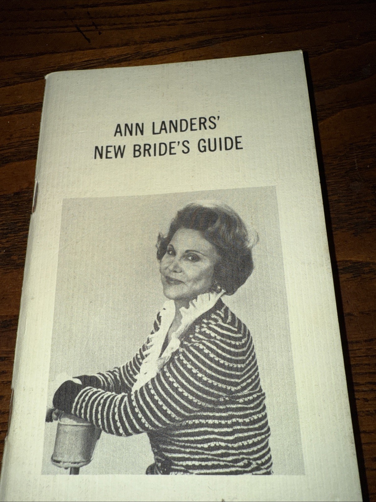 1984 Booklet „Ann Landers‘ New Brides Guide“ Questions & Advice Hallmark Guide