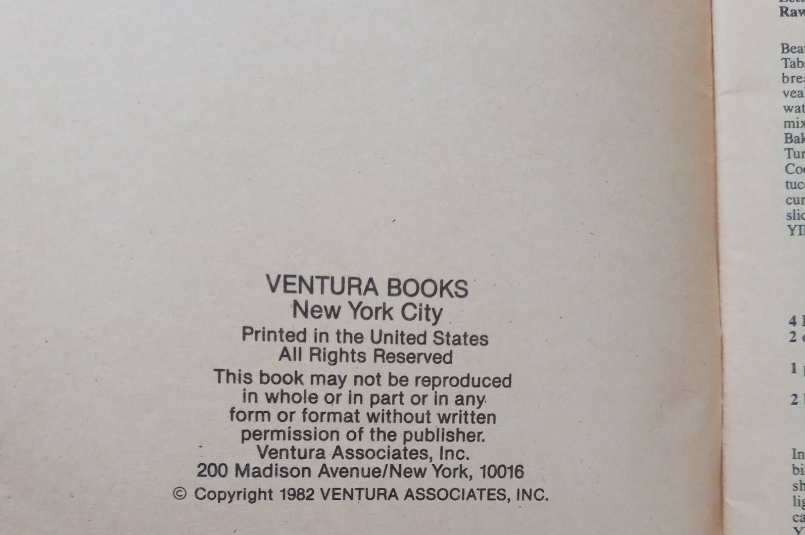 1982 “ 300 SENSATIONAL SALADS “ by LUCINDA HOLLACE BERRY PB/Ventura books 53B