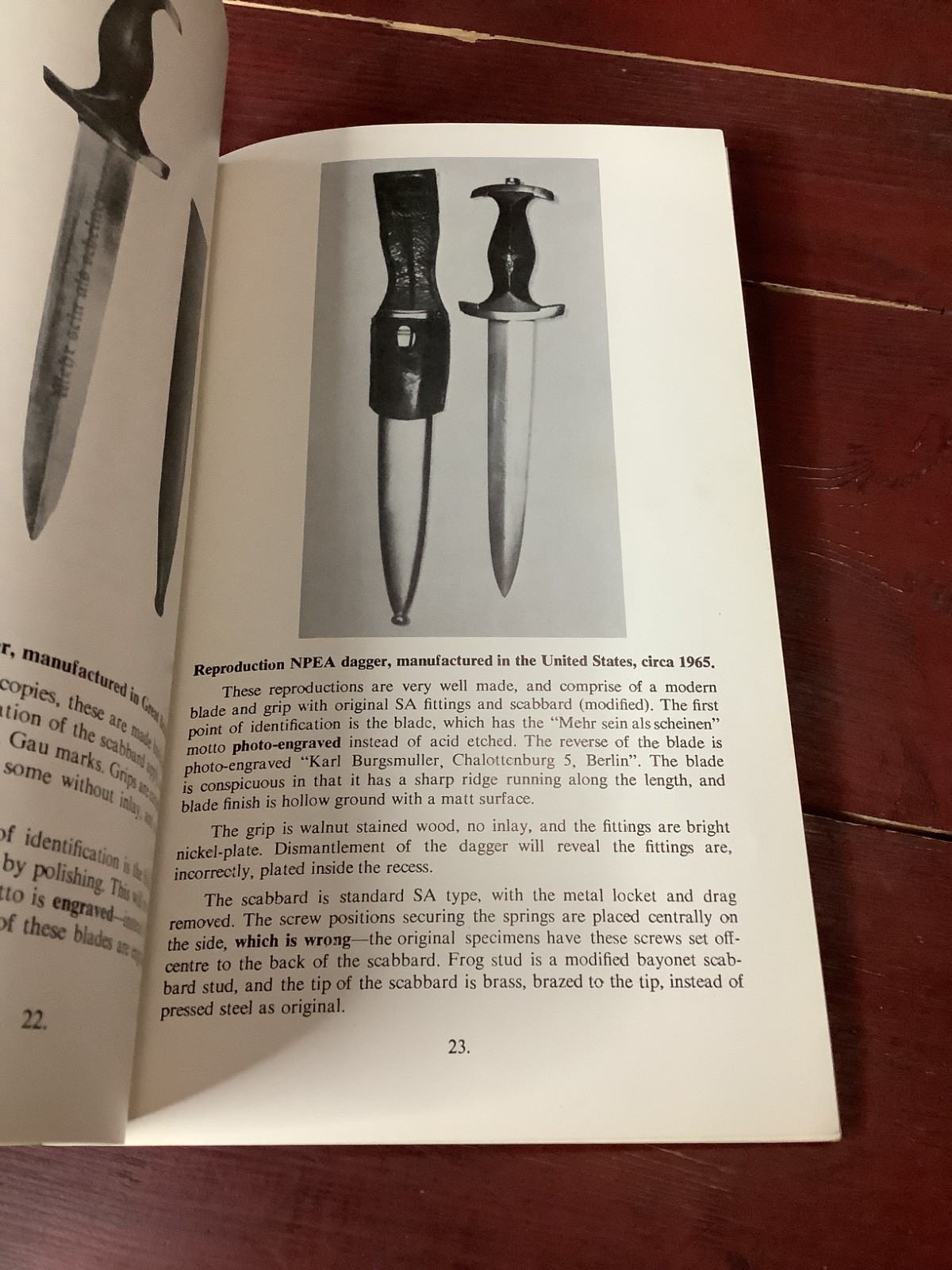 Bluebook of Identification of Reproduction Nazi Edged Weapons. McFarlane.1969 PB