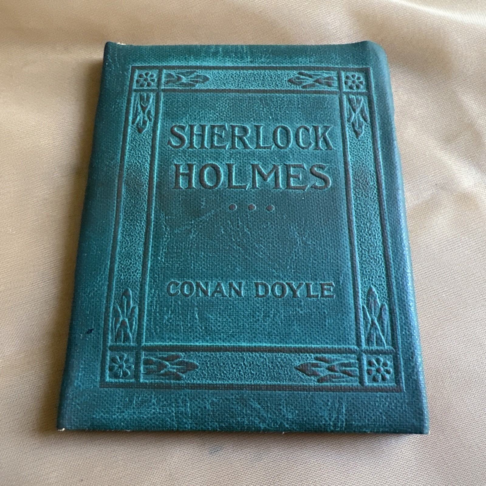 Little Leather Library Redcroft Edition SHERLOCK HOLMES by CONAN DOYLE