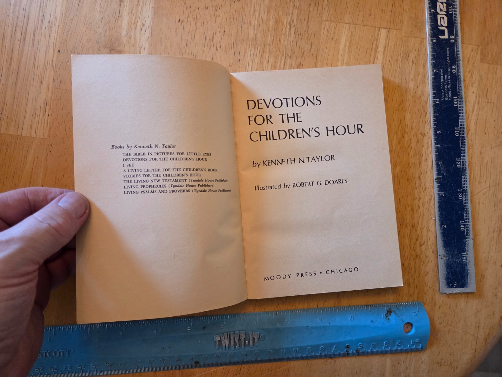 Devotions for the Children’s Hour by Kenneth Taylor – 1972 Moody Paperback