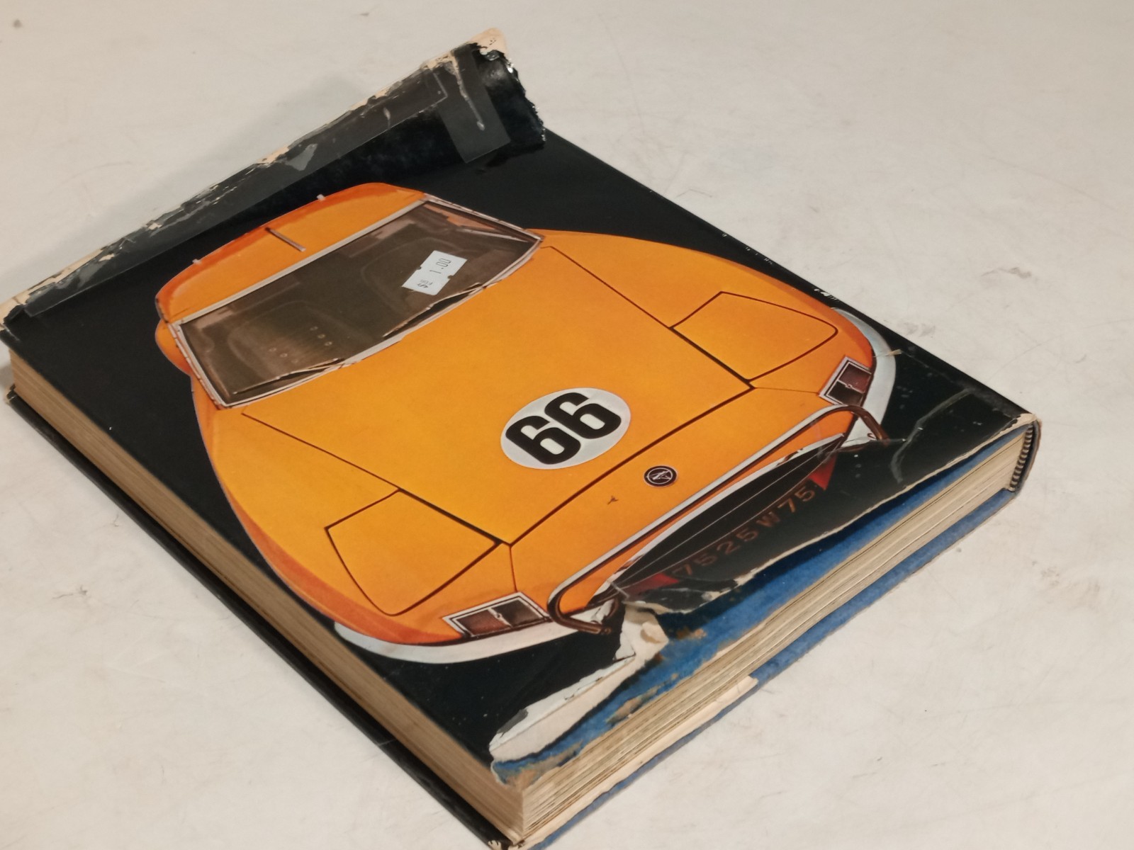 Vintage ‚A History of Sports Cars‘ hardcover coffee table book G.N.Geogano, 1970