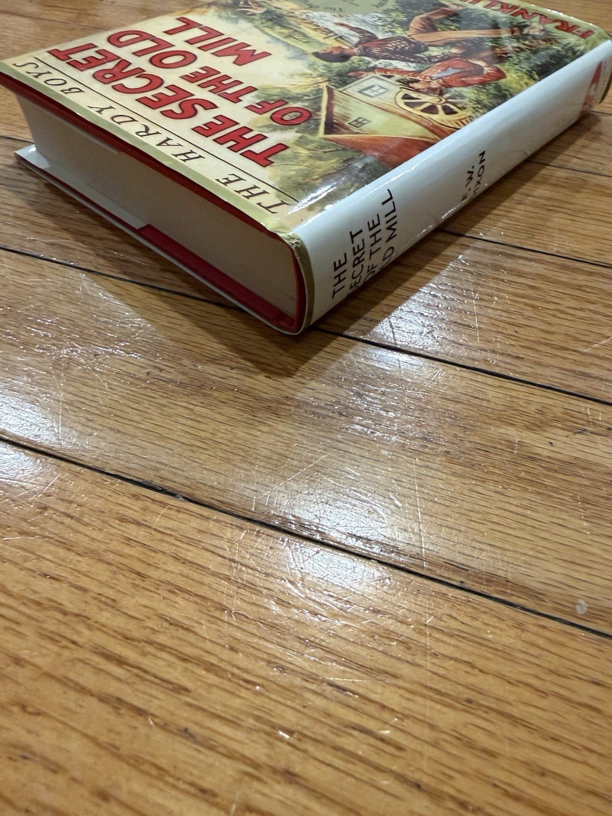 HARDY BOYS The Secret Of The Old Mill Franklin W. Dixon 1991 Applewood Books HB