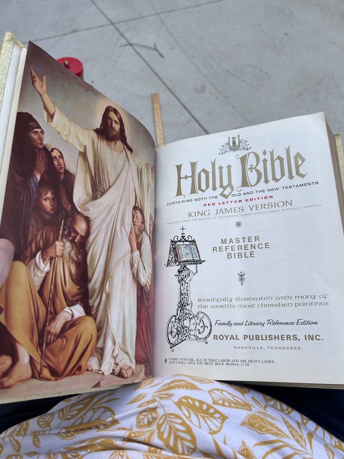 Family Bible 1968 Royal Publishers Master Reference Illustrated Red Letter KJV