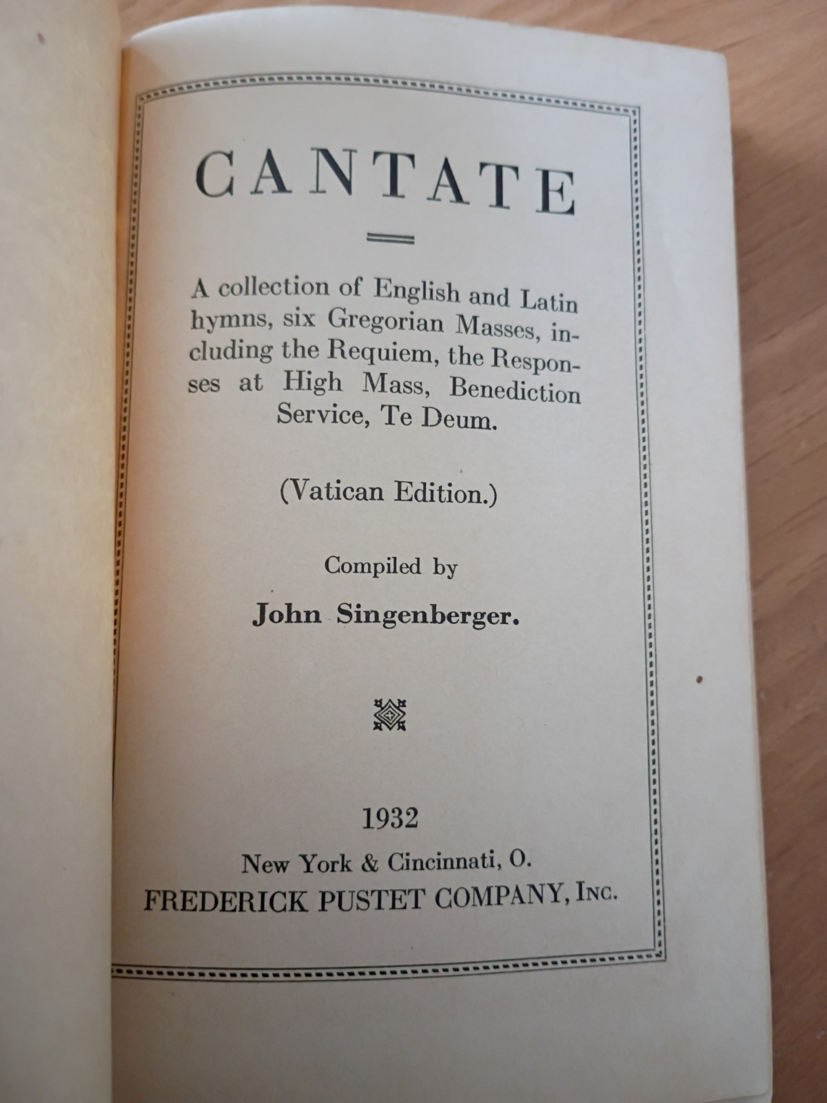 Cantate ~ English And Latin Hymns Compiled by John Singenberger 1932 HC