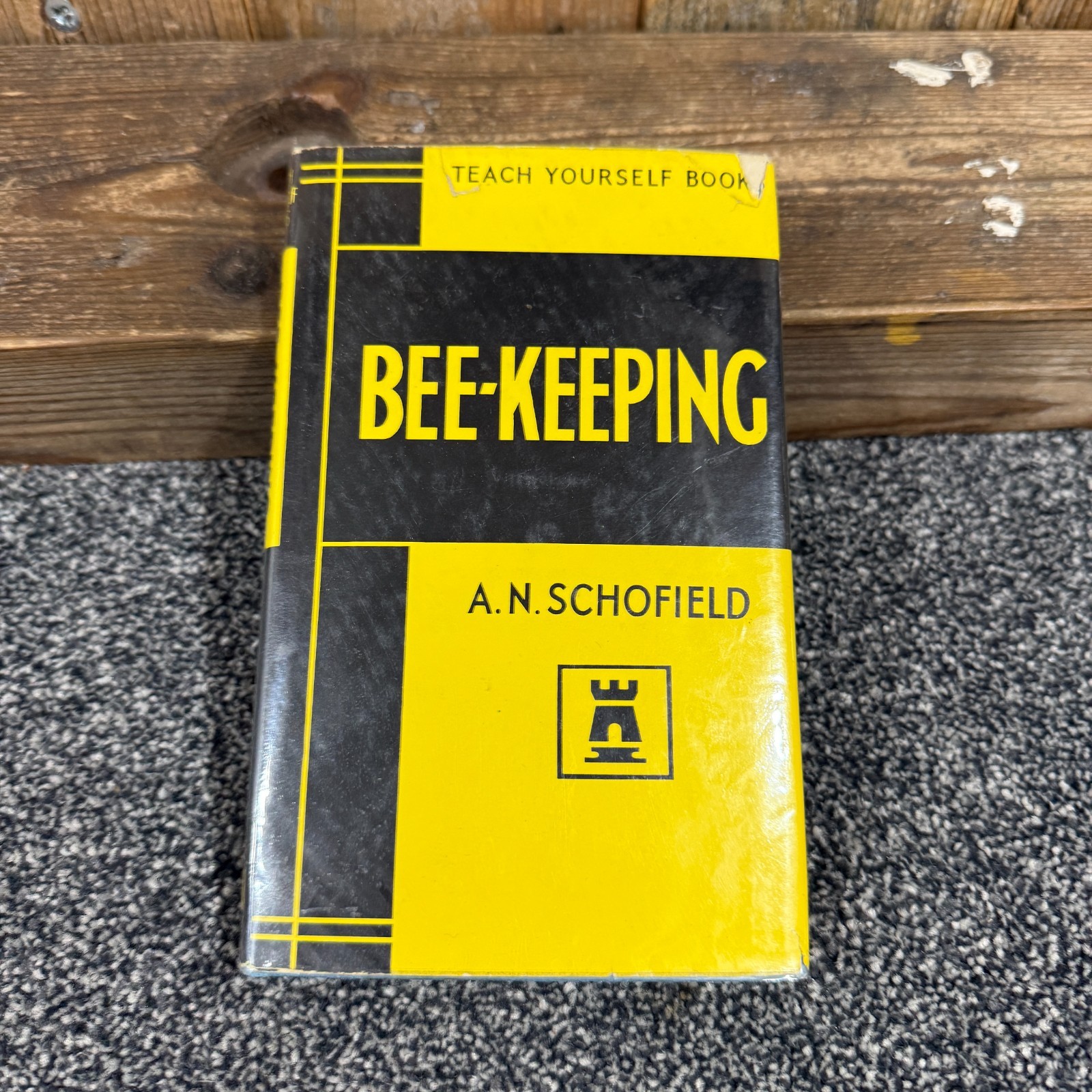 A. Norman Schofield – Teach Yourself Bee-Keeping – 1964 Hardback