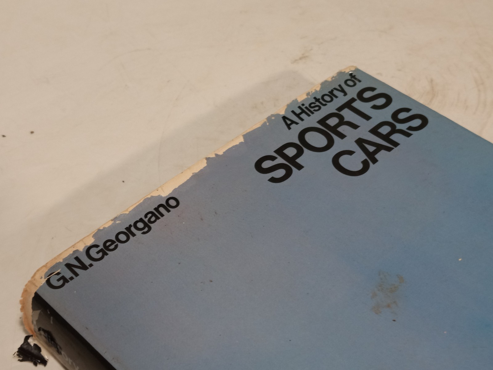 Vintage ‚A History of Sports Cars‘ hardcover coffee table book G.N.Geogano, 1970