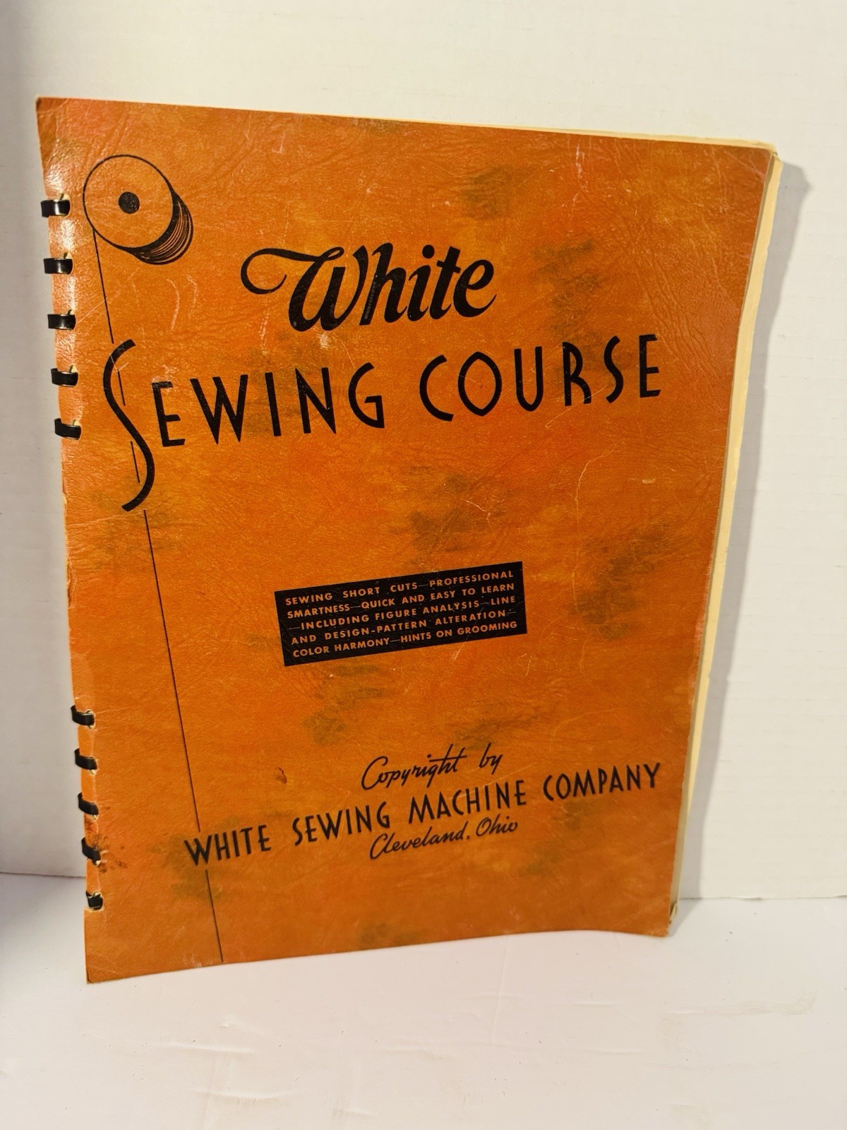 VTG 1940s White Sewing Machine Co. Instructional Book Illustrated 11×8.5”