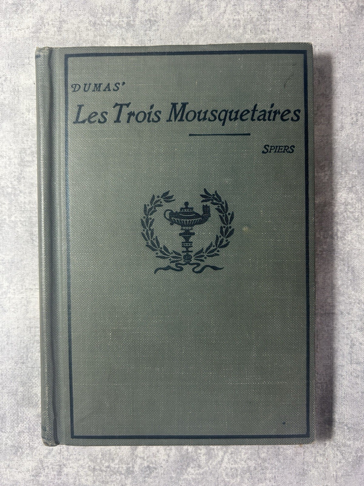 Dumas Les Trois Mousquetaires French Reader HC Heath Modern Language Series