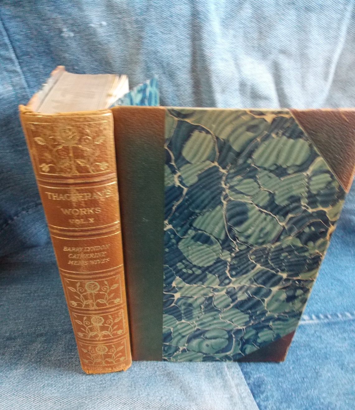 EDITION DE LUXE THE WORKS OF William Thackeray Limited to 1000, 11 VOLUMES