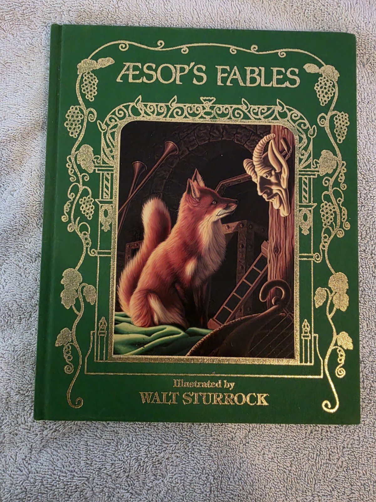 RARE VINTAGE 1988 AESOP’S FABLES HARDCOVER – ILLUSTRATED BY WALT STURROCK