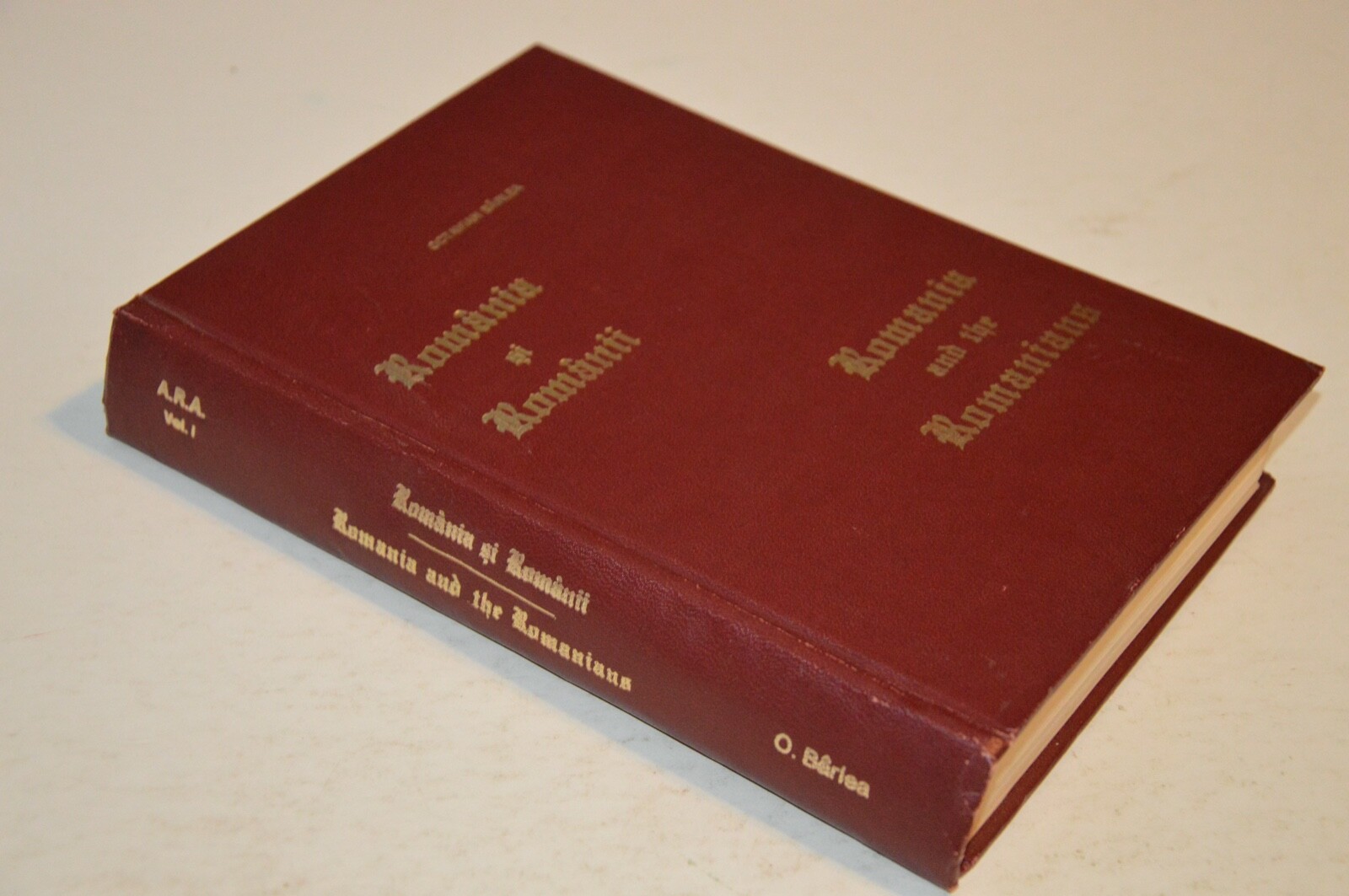 Romania and the Romanians by Octavian Barlea 1977 HC Romani is Romanii ~ A.R.A