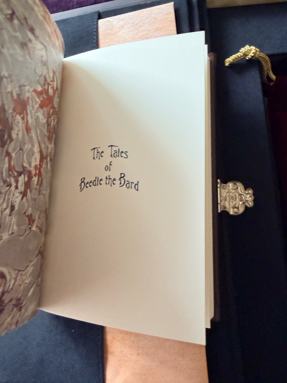 ‚Tales of Beedle the Bard‘ – J K Rowling – Deluxe Collectors edition – Unread