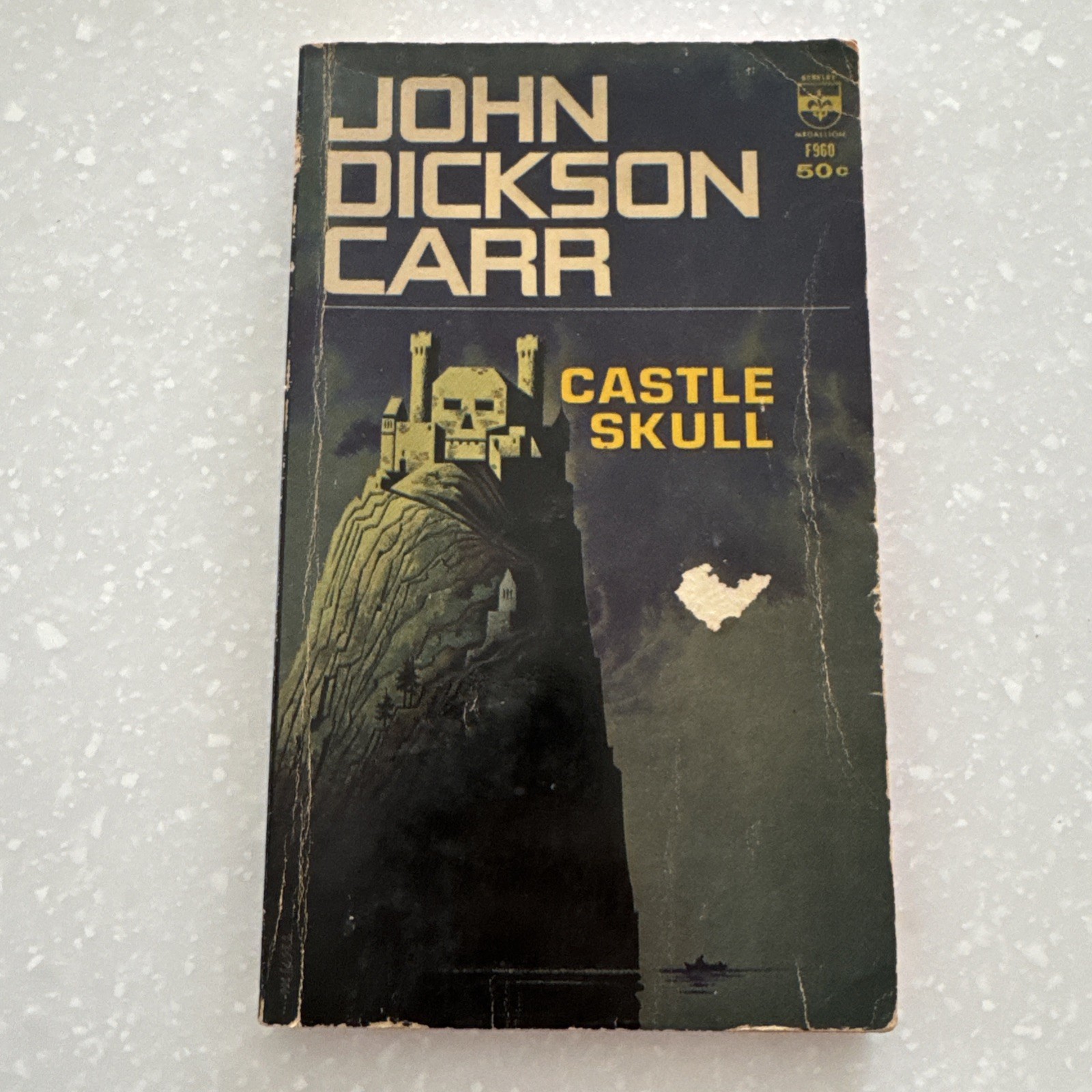 CASTLE SKULL BY JOHN DICKSON CARR (1964) BERKLEY PULP MYSTERY CLASSIC