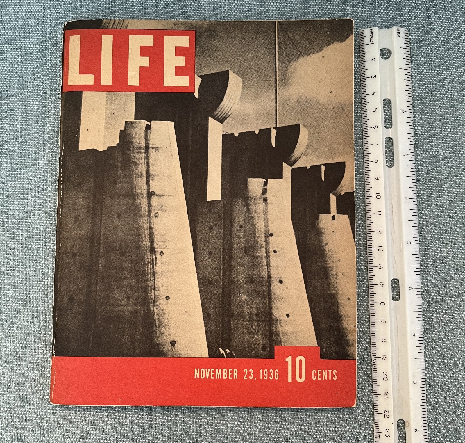 LIFE MAGAZINE FIRST ISSUE! November 23, 1936 Smaller size 8.5″ X 6.25″