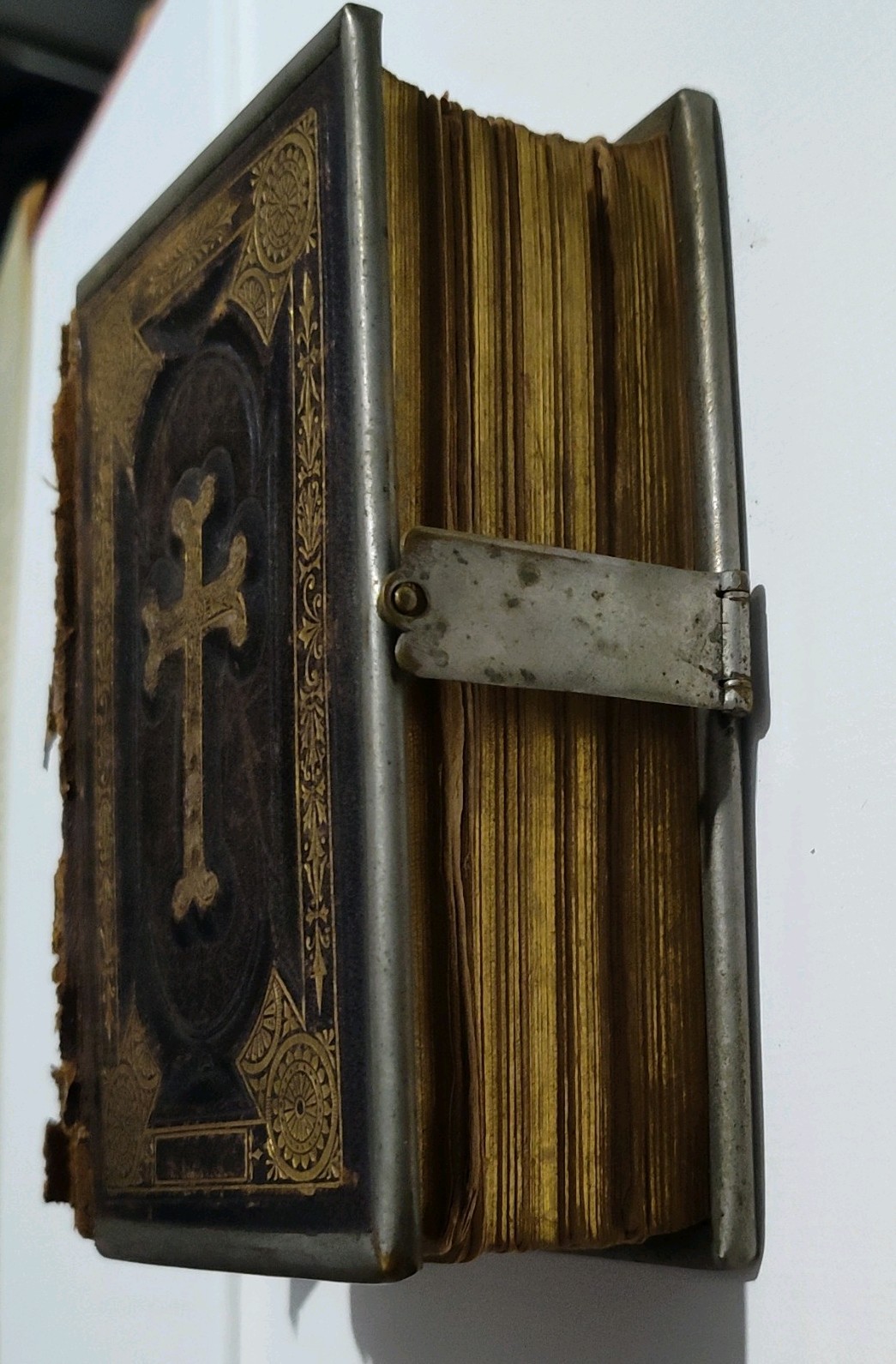 Antique 1877 CatholicPrayerBook-Manualof Sacred Heart-Thomas KellyNY-Metal Clasp