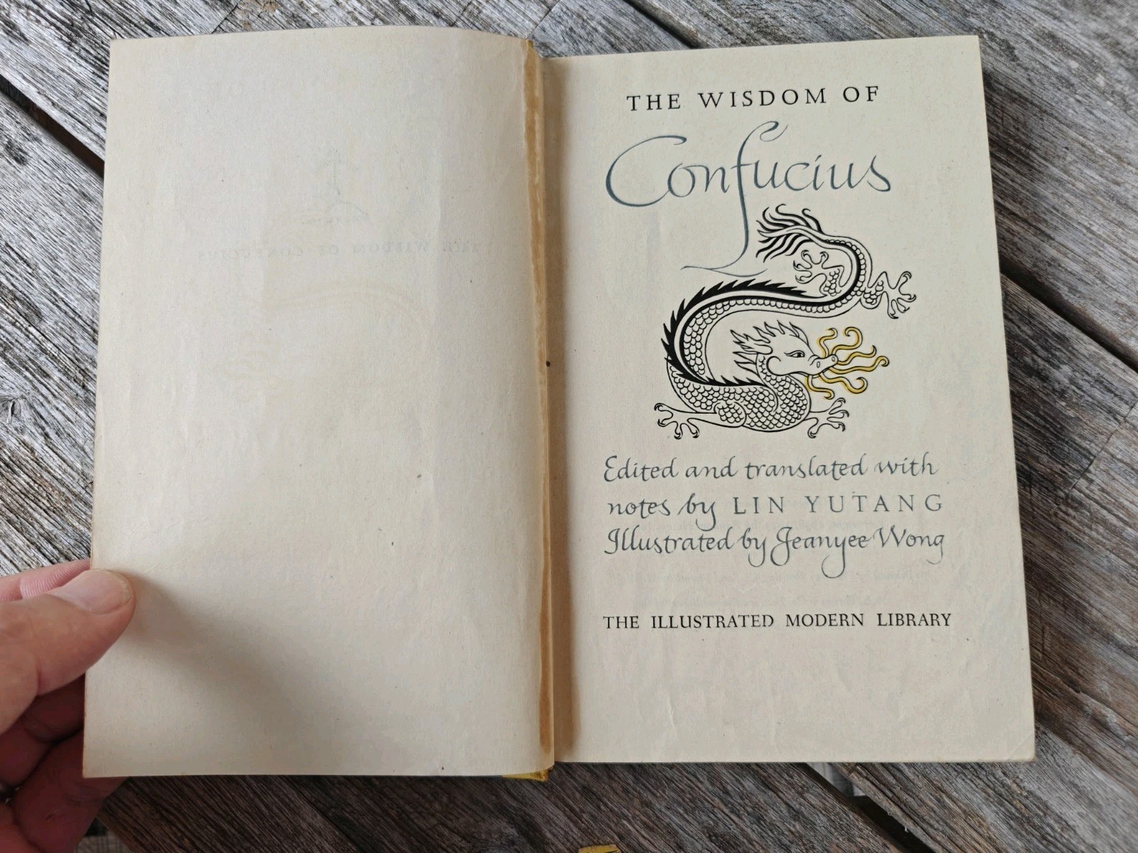 80-Year-Old FIRST ILLUSTRATED Modern Library SLIPCASE Wisdom of Confucius