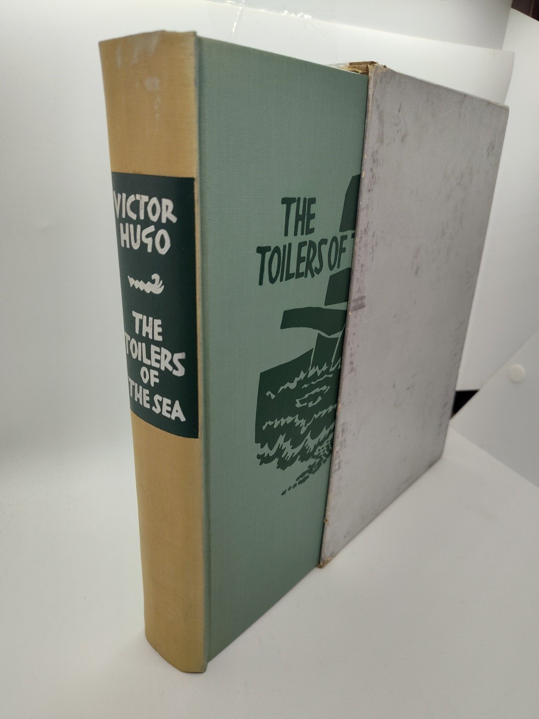 The Toilers of the Sea by Victor Hugo (1961, Heritage Press) Slipcase/Sandglass