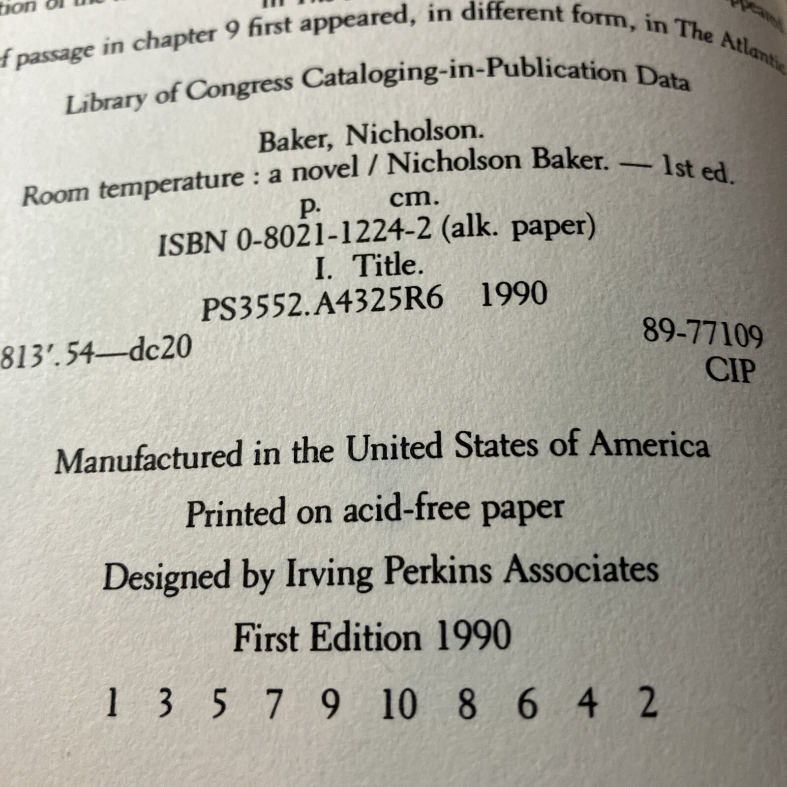 B30- Nicholson BAKER – Room Temperature- 1st Edition 1st Print 1990 HC DJ