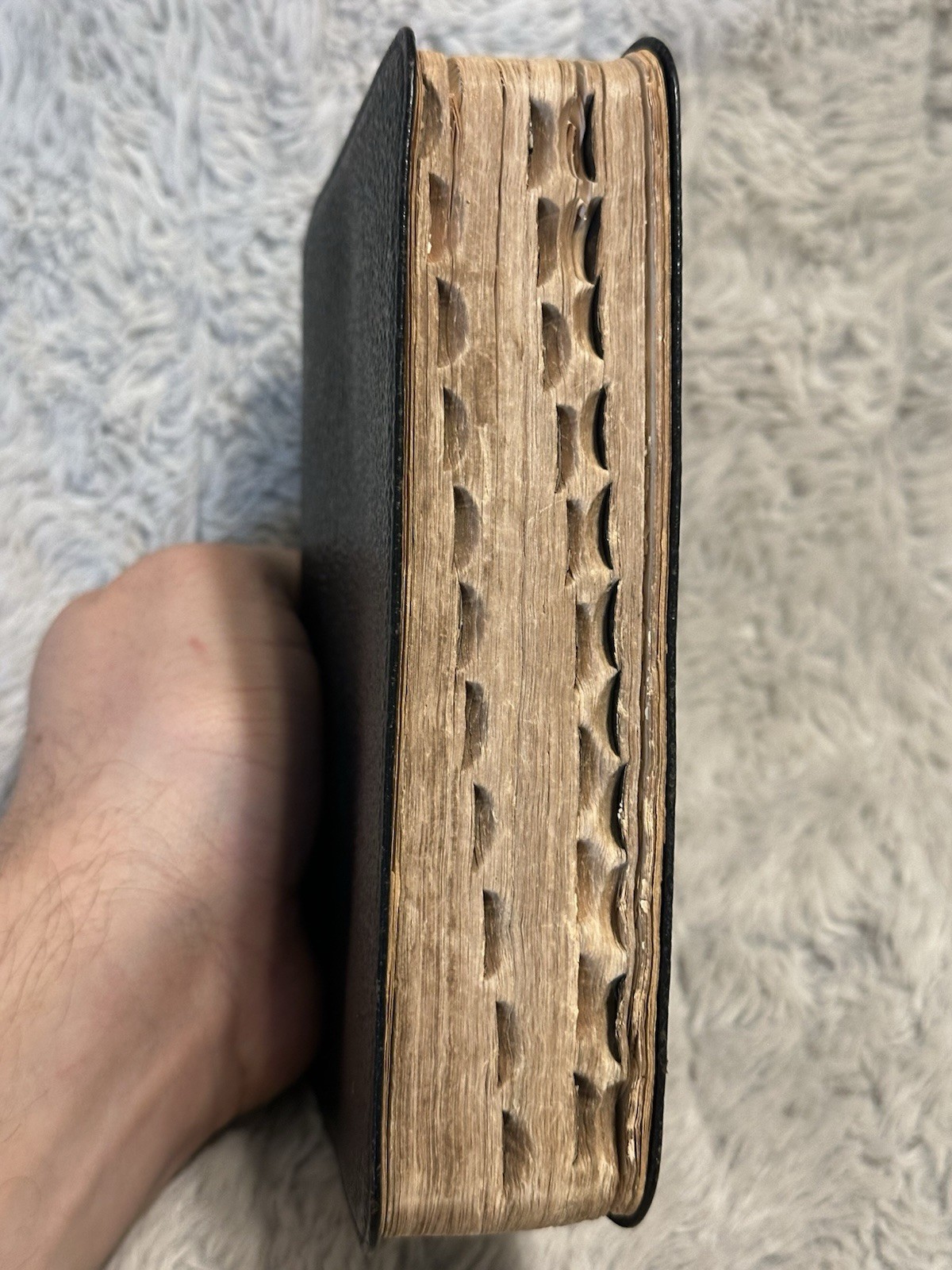 OXFORD SELF PRONOUNCING THE HOLY BIBLE KING JAMES VERSION VINTAGE THUMBED