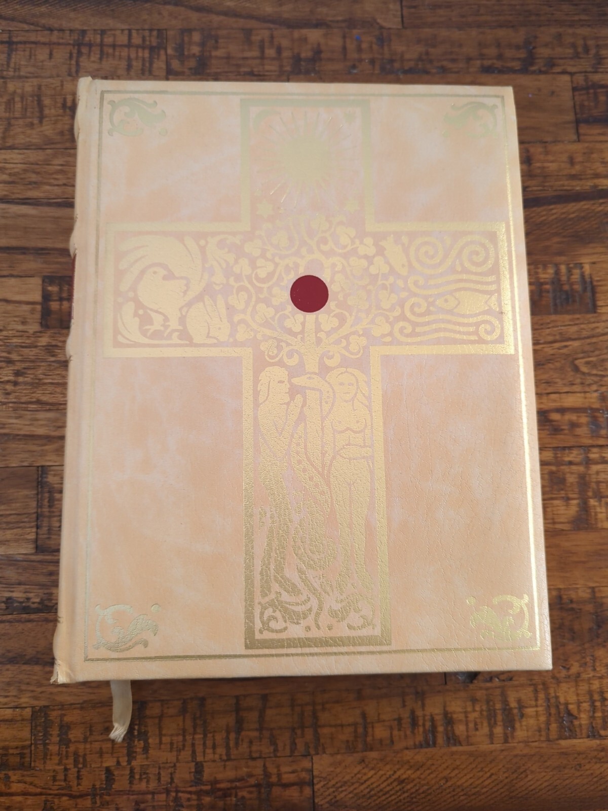 Vintage Bible-Bible Of Jerusalem, Illustrated by Gustave Doré – Volume One. 1999