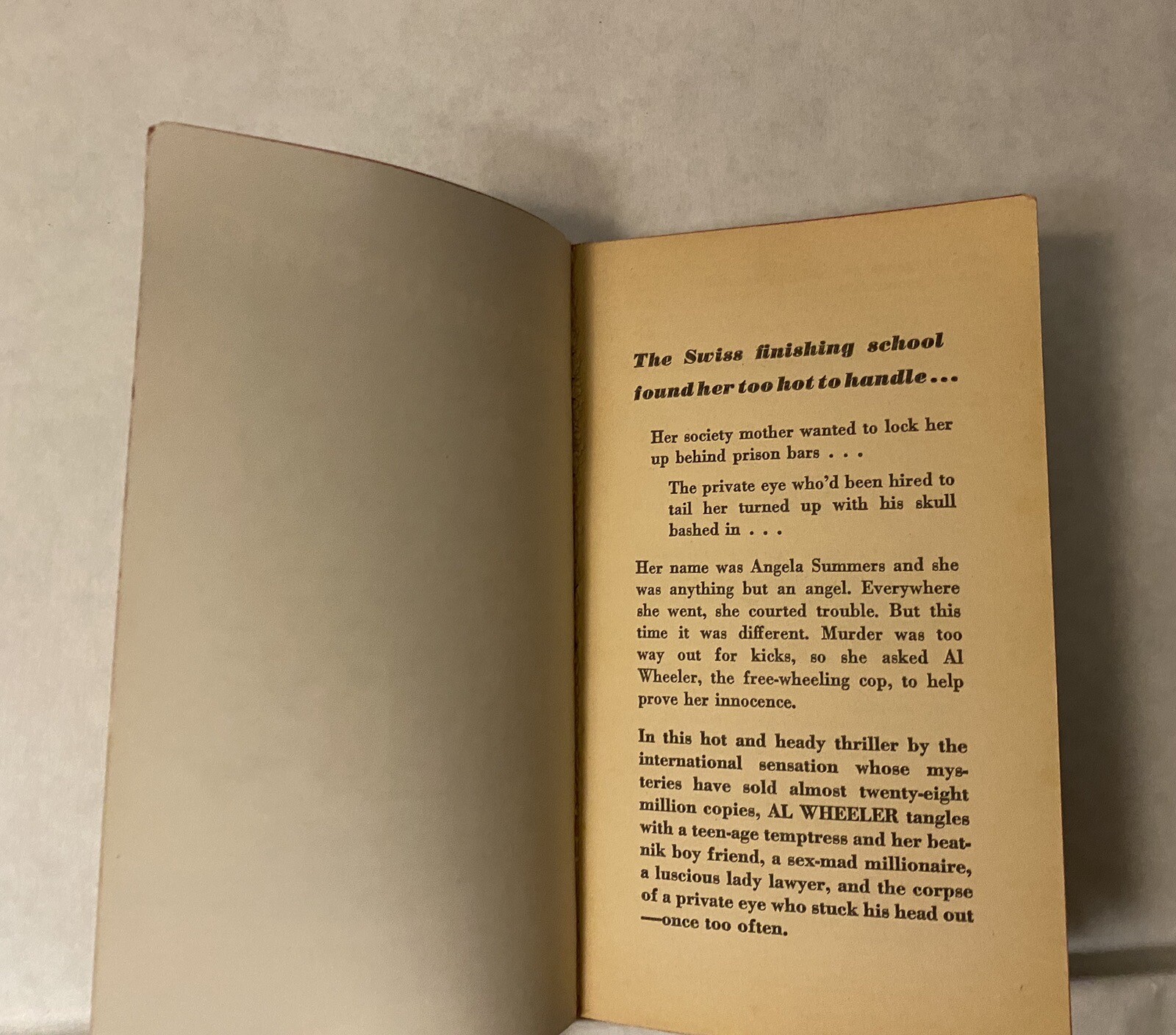 The Temptress Carter Brown vintage mystery sleaze GGA paperback Signet