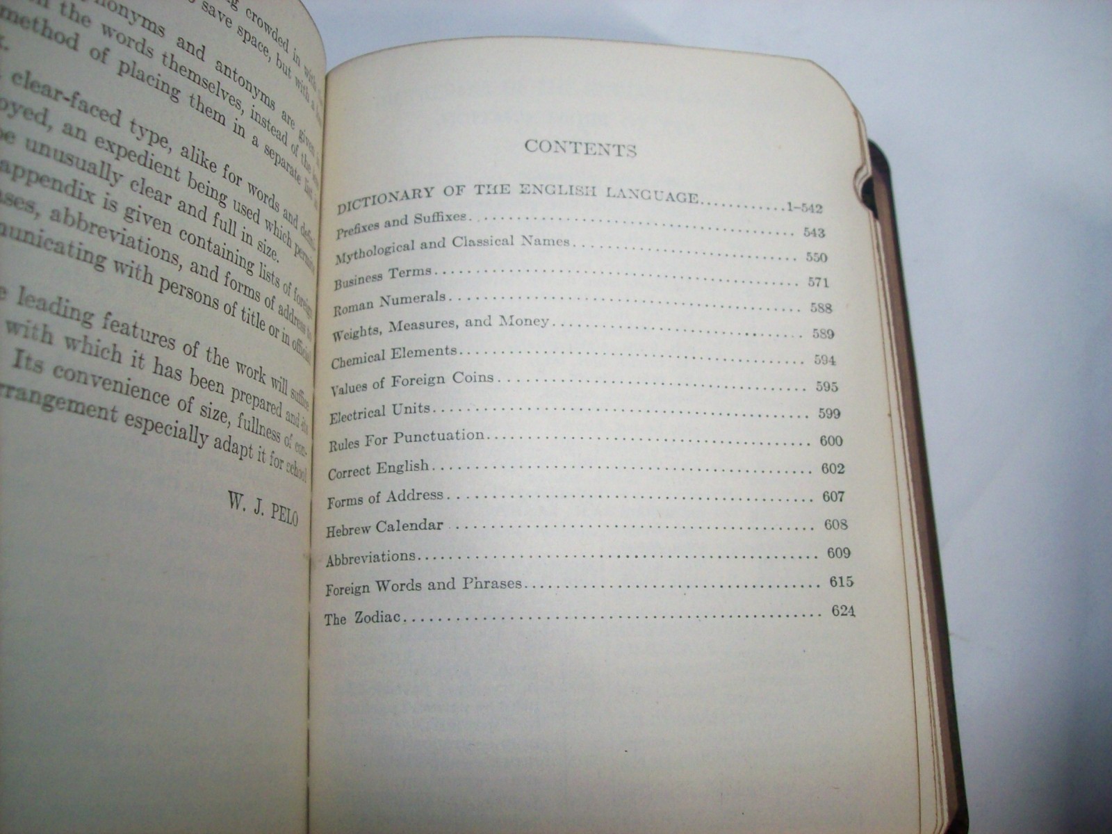 1925 THE NEW UNIVERSAL DICTIONARY JOHN C. WINSTON COMPANY LEATHER BOUND