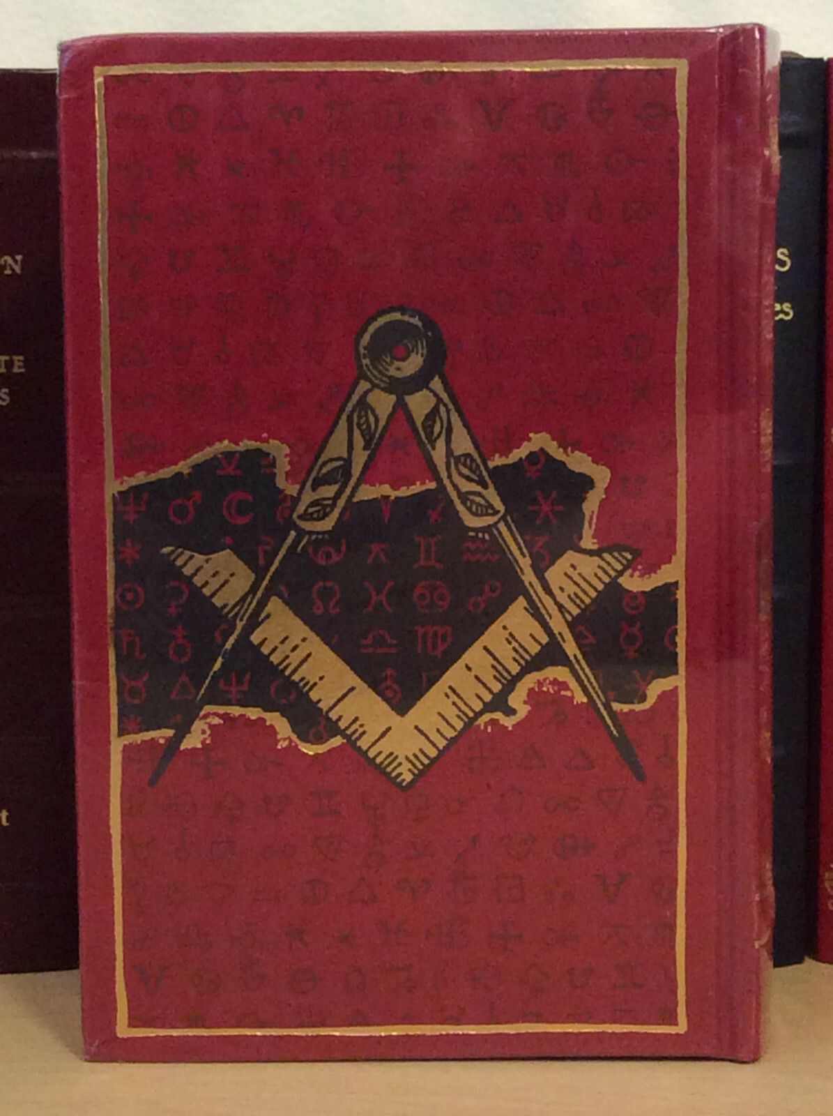 The Da Vinci Code / The Lost Symbol by Dan Brown – leather bound – New