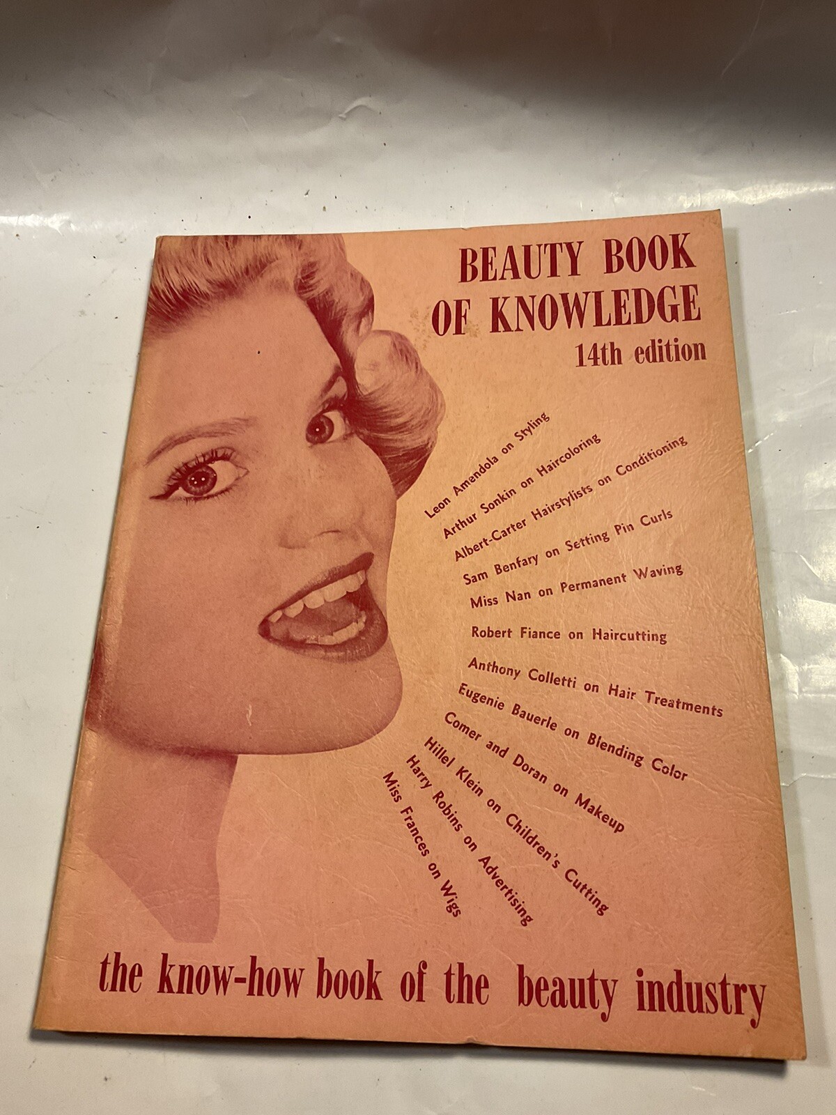 GORGEOUS BOOK: „BEAUTY BOOK OF KNOWLEDGE“ cosmology School 50s Antique Vintage