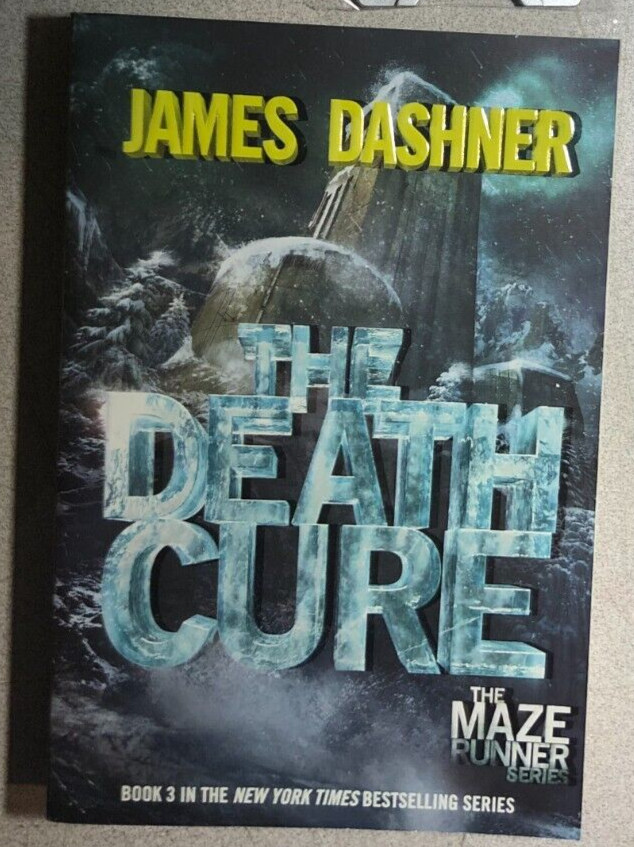 THE MAZE RUNNER 3 Death Cure by James Dashner (2011) Delacorte softcover book