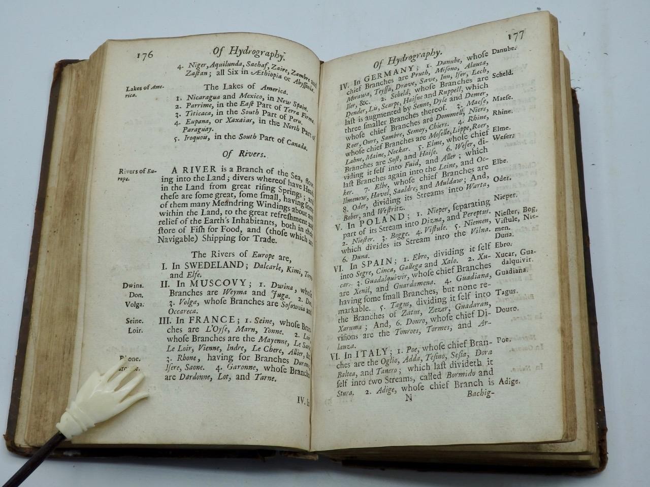 1722 UNIVERSAL LIBRARY or COMPLEAT SUMMARY of SCIENCE – FULL LEATHER Very Clean