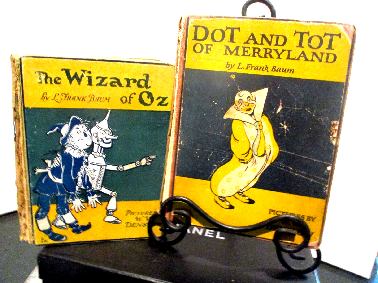 THE WIZARD OF OZ. FRANK BAUM ILLUS W.W. DENSLOW & DOT &TOT OF MERRYLAND