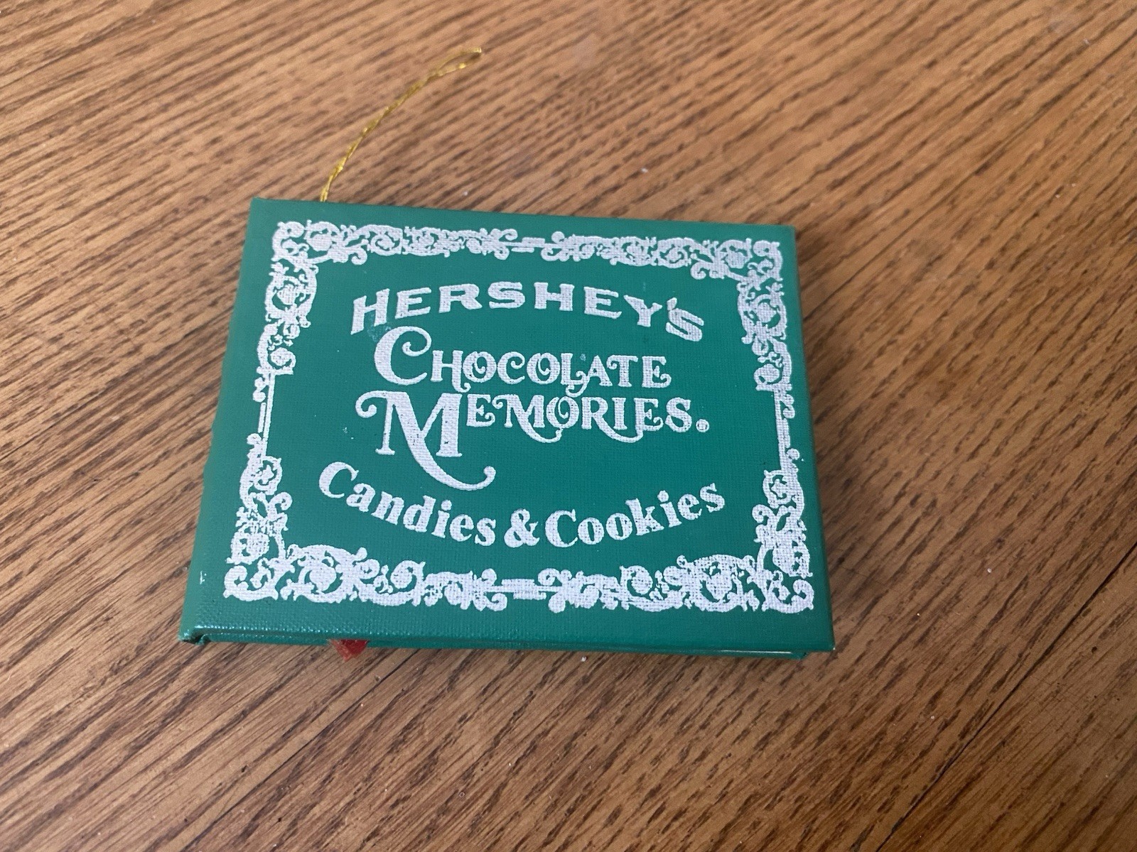 VTG 1983 HERSHEY’S Chocolate memories Ornament Macro Micro Miniature Book Doll