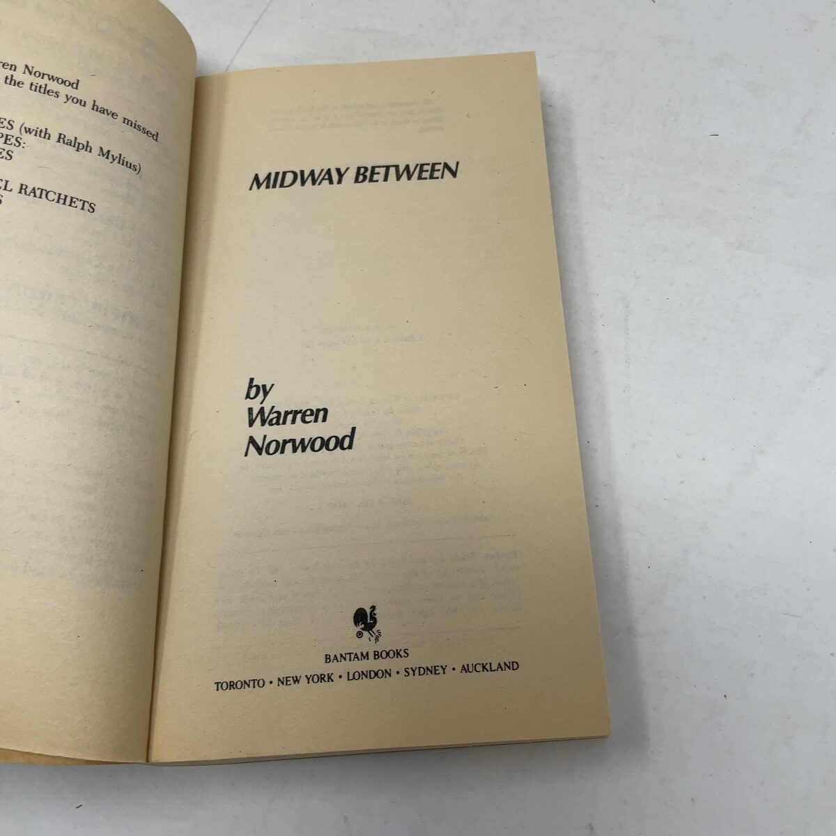 Midway Between by Warren Norwood PB First Edition Like New 1984