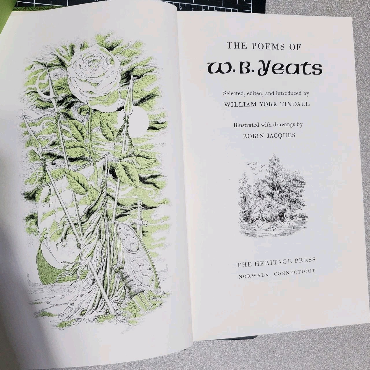 The Poems of W.B. Yeats Heritage Press 1970 Illustrated Hardcover Slipcase