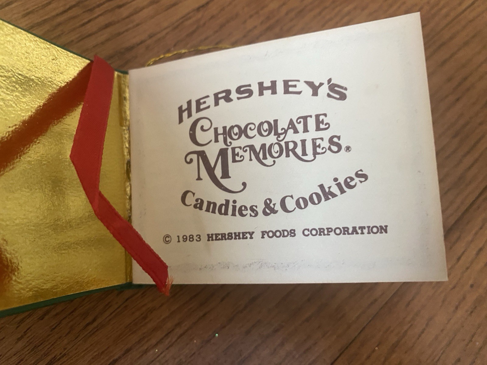 VTG 1983 HERSHEY’S Chocolate memories Ornament Macro Micro Miniature Book Doll