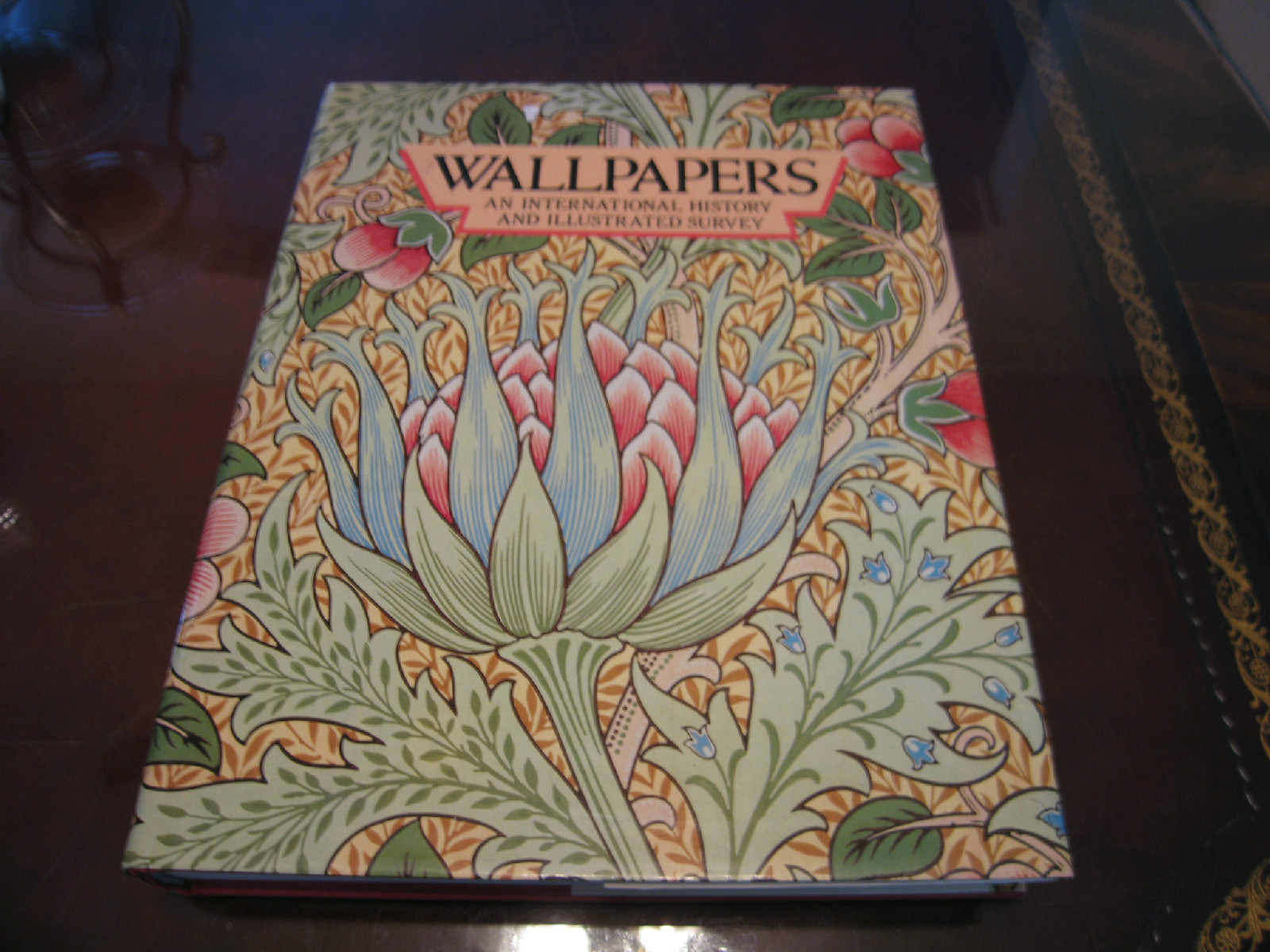 1982 Wallpapers An International History And Illustrated Survey