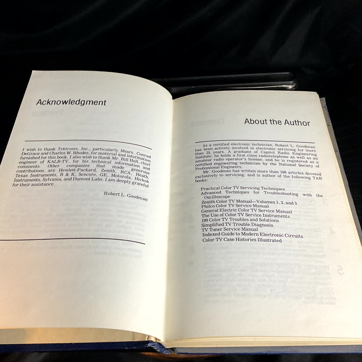 Troubleshooting with the Dual-Trace Scope Robert L. Goodman 1976 Illustrated