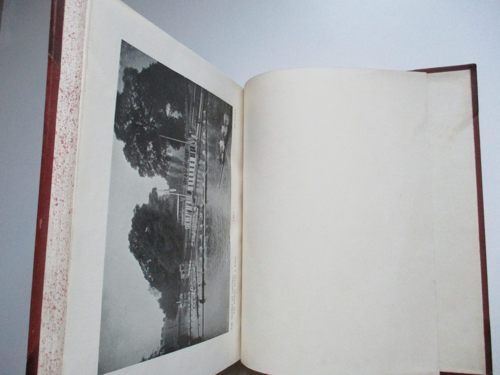 C1900? THE THAMES ILLUSTRATED John Leyland RICHMOND TO OXFORD River BINDING