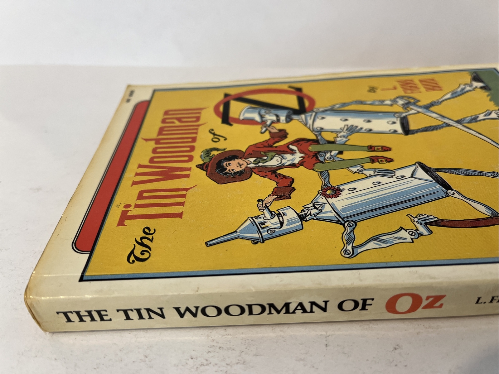 The tin woodman of OZ by L. Frank Baum (1980 PB Canada) Illustrated J.R. Neil